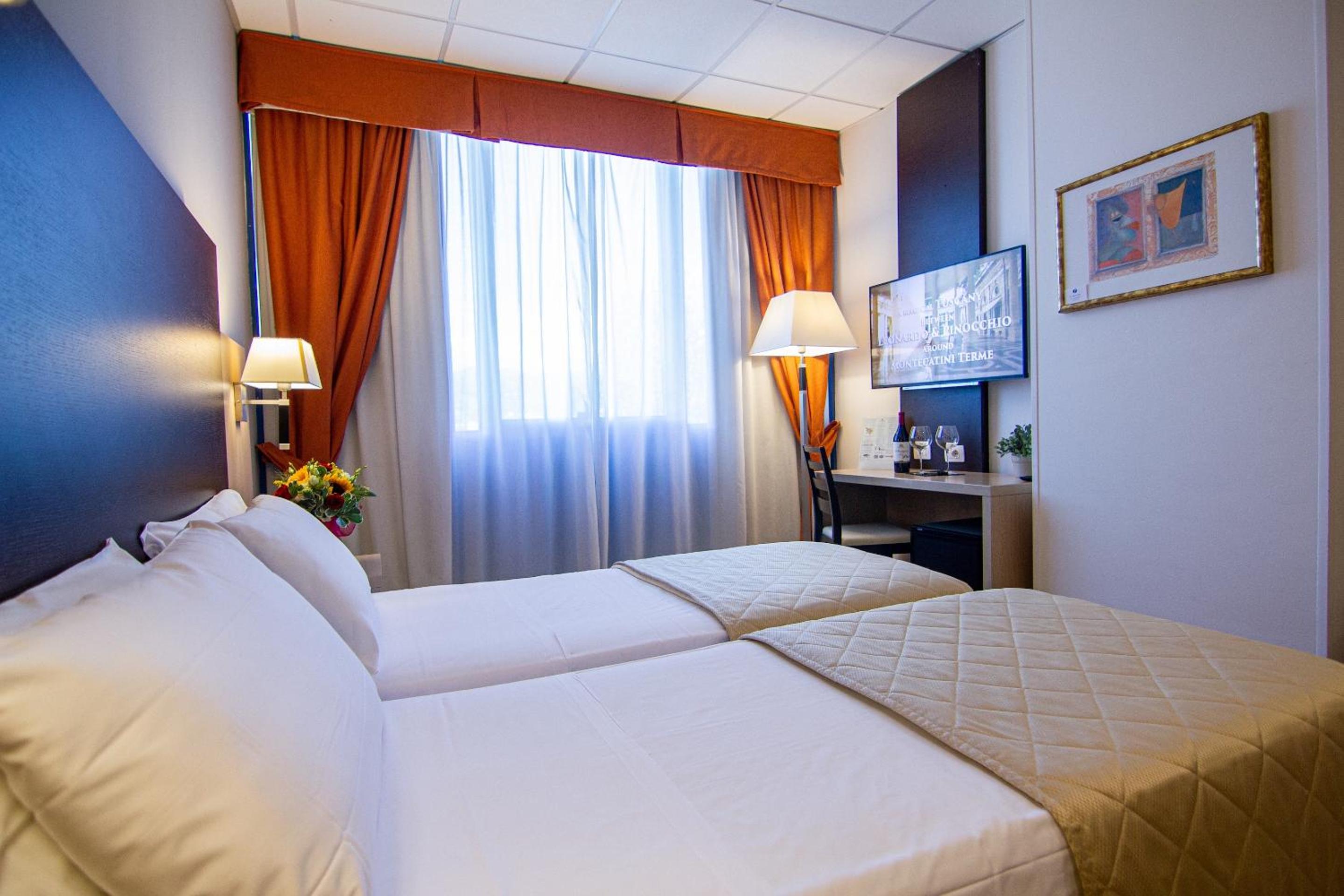 Standard Double or Twin Room - Photo 3