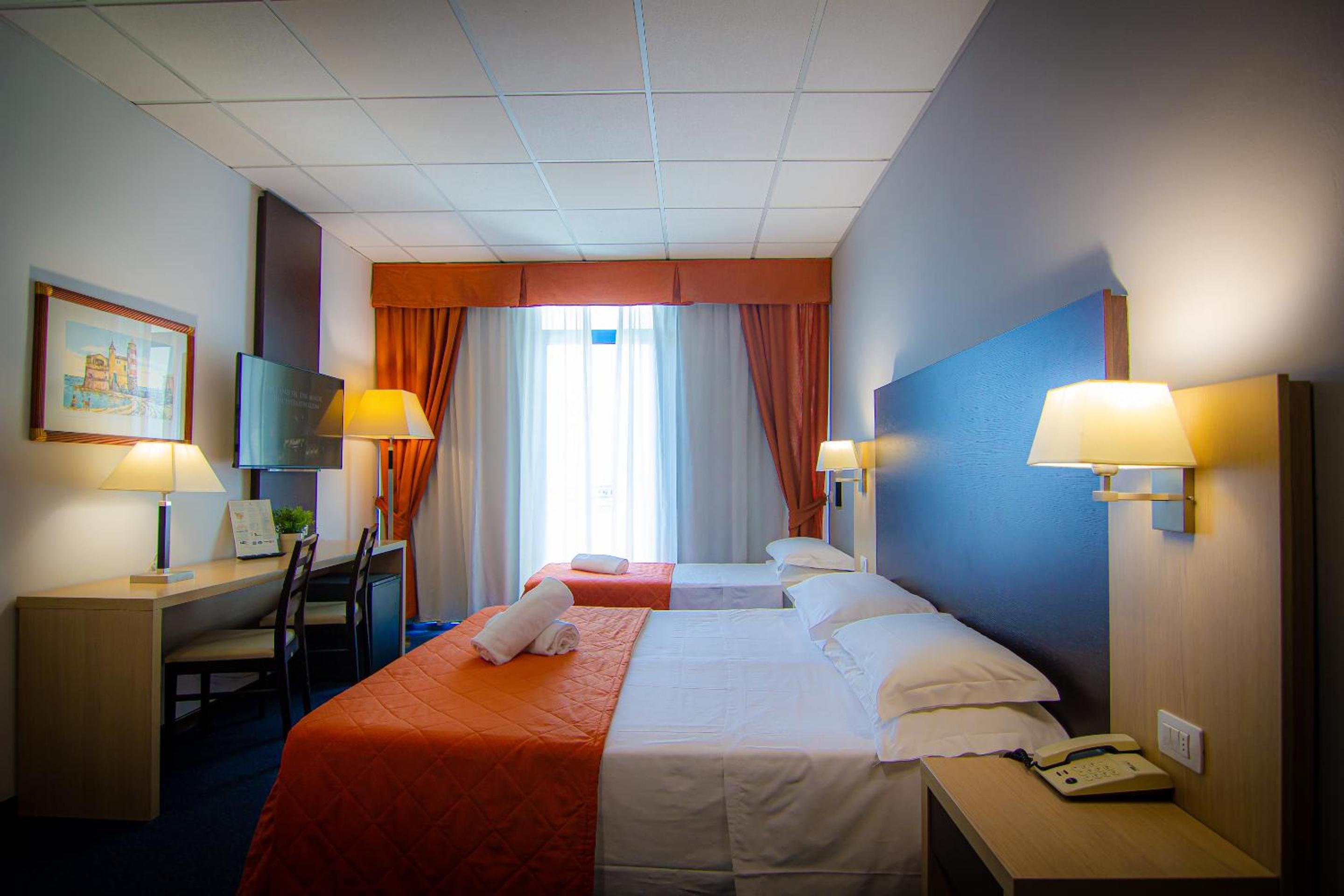 Economy Triple Room With Balcony photo 1