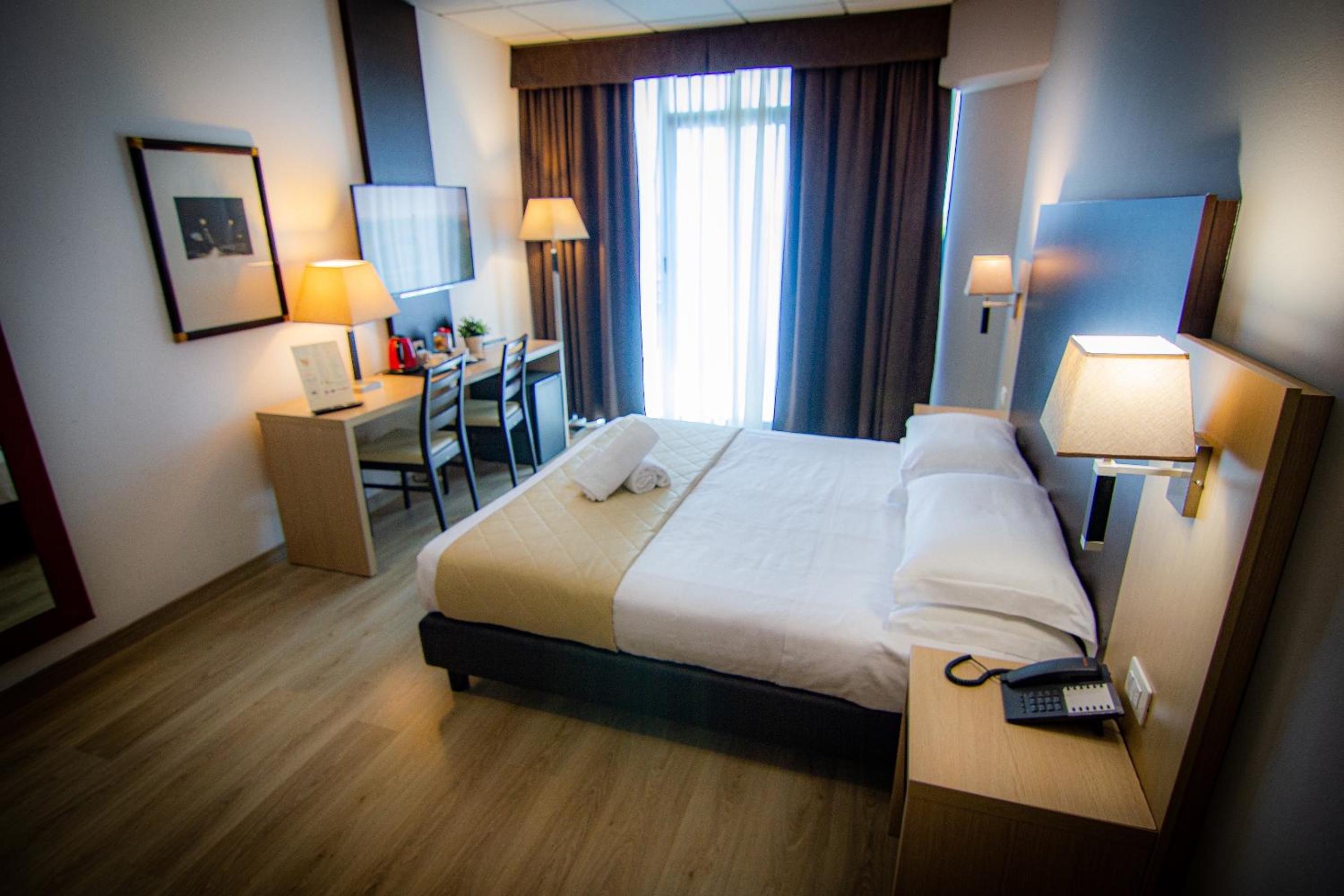 Standard Double or Twin Room with Balcony - Photo 1