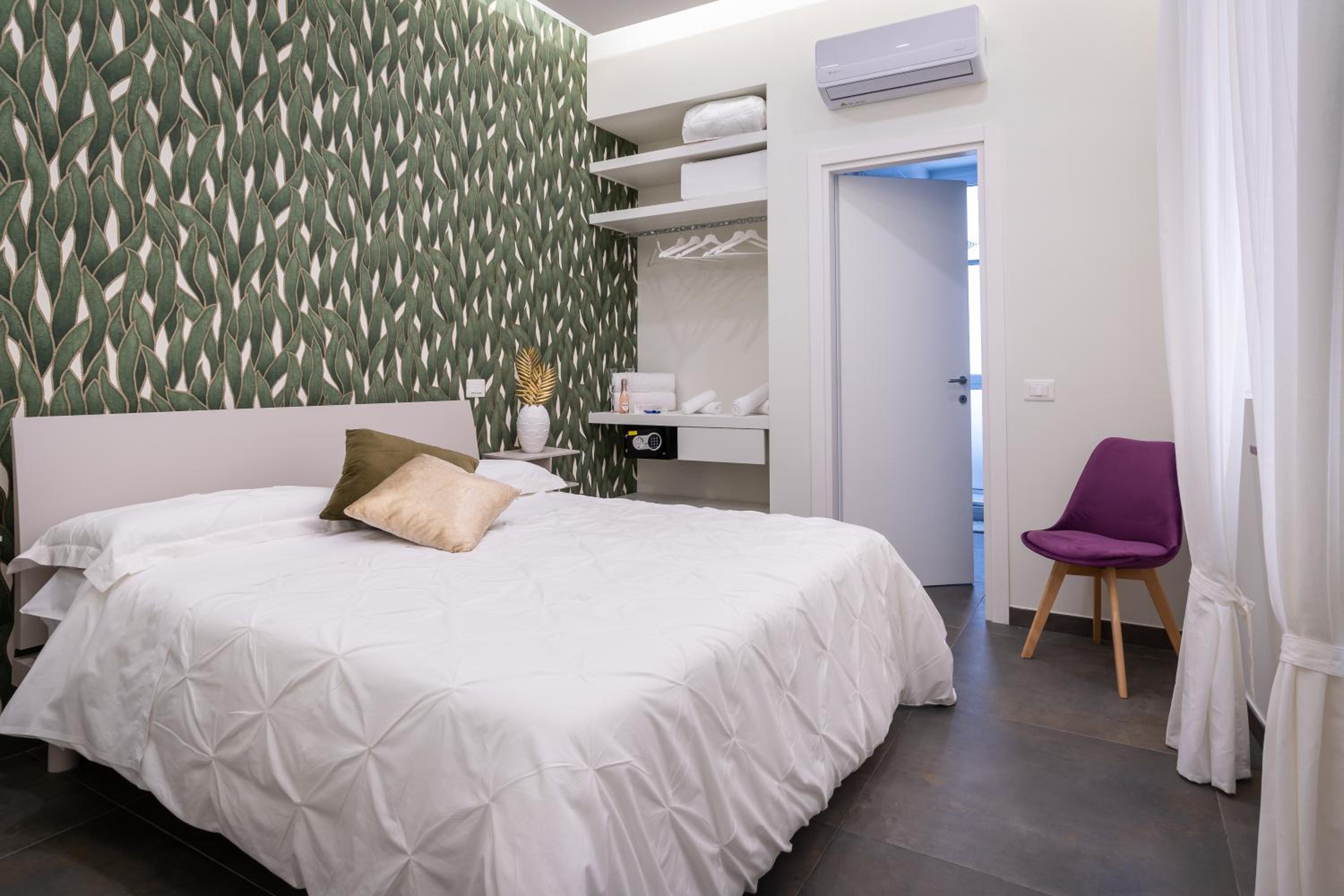 Double Room with Private Bathroom - Photo 1
