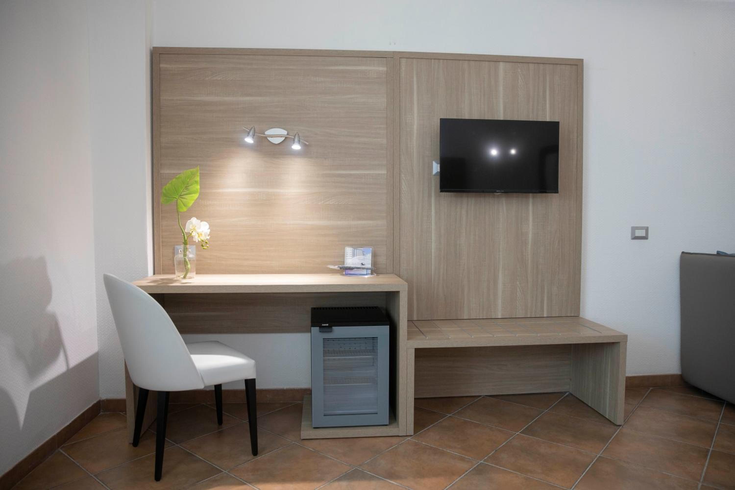 Double Room - Photo 5