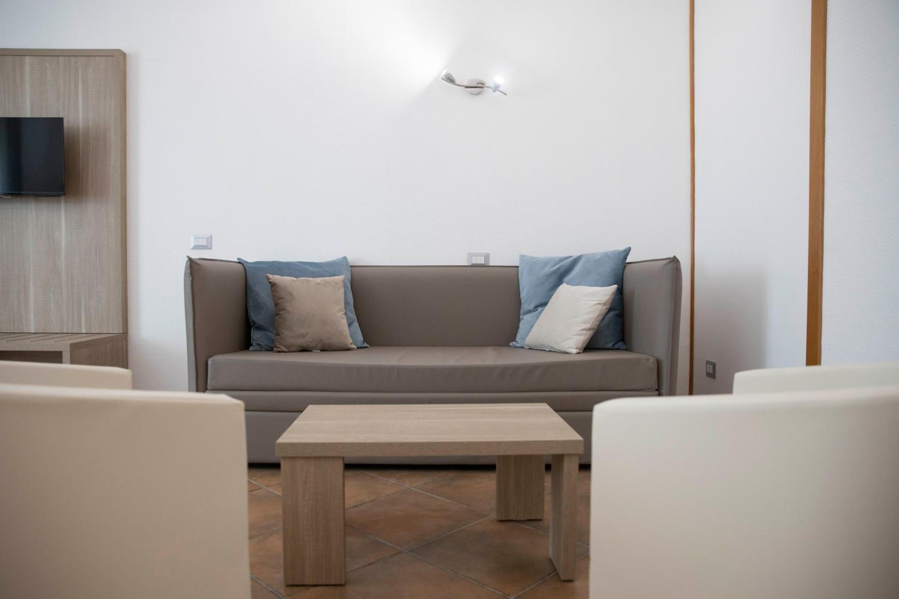 Double Room - Photo 13
