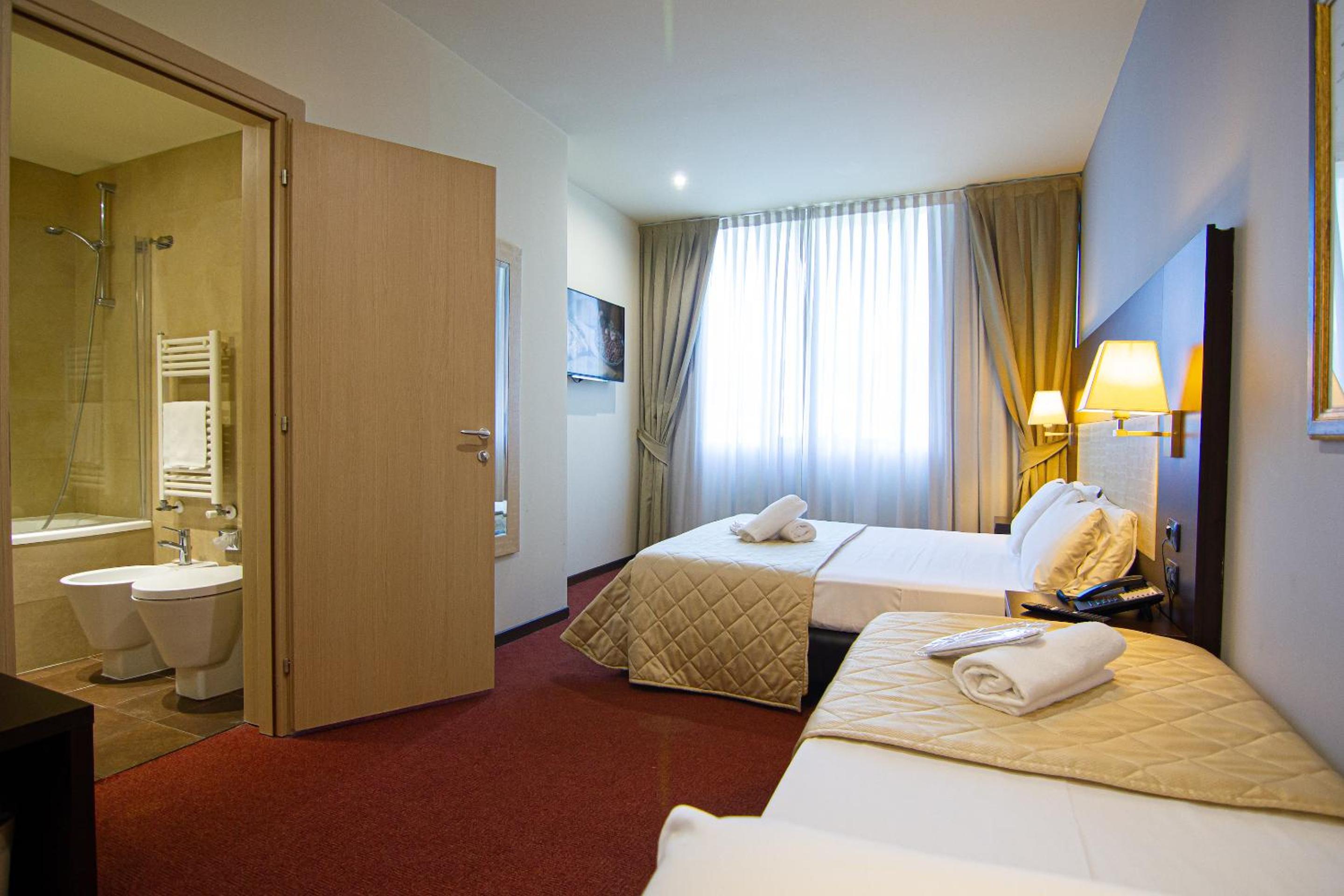 Superior Triple Room - Photo 3