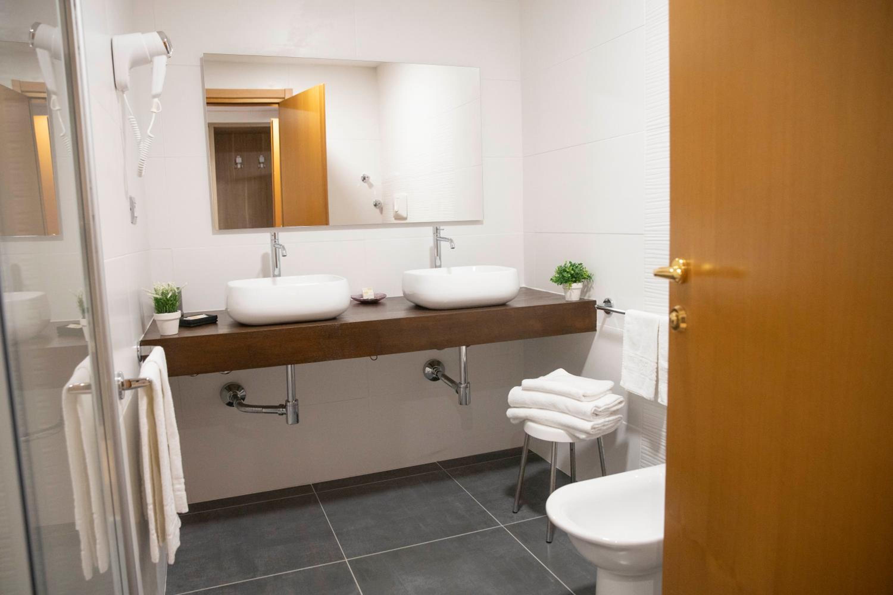 Double Room - Photo 38