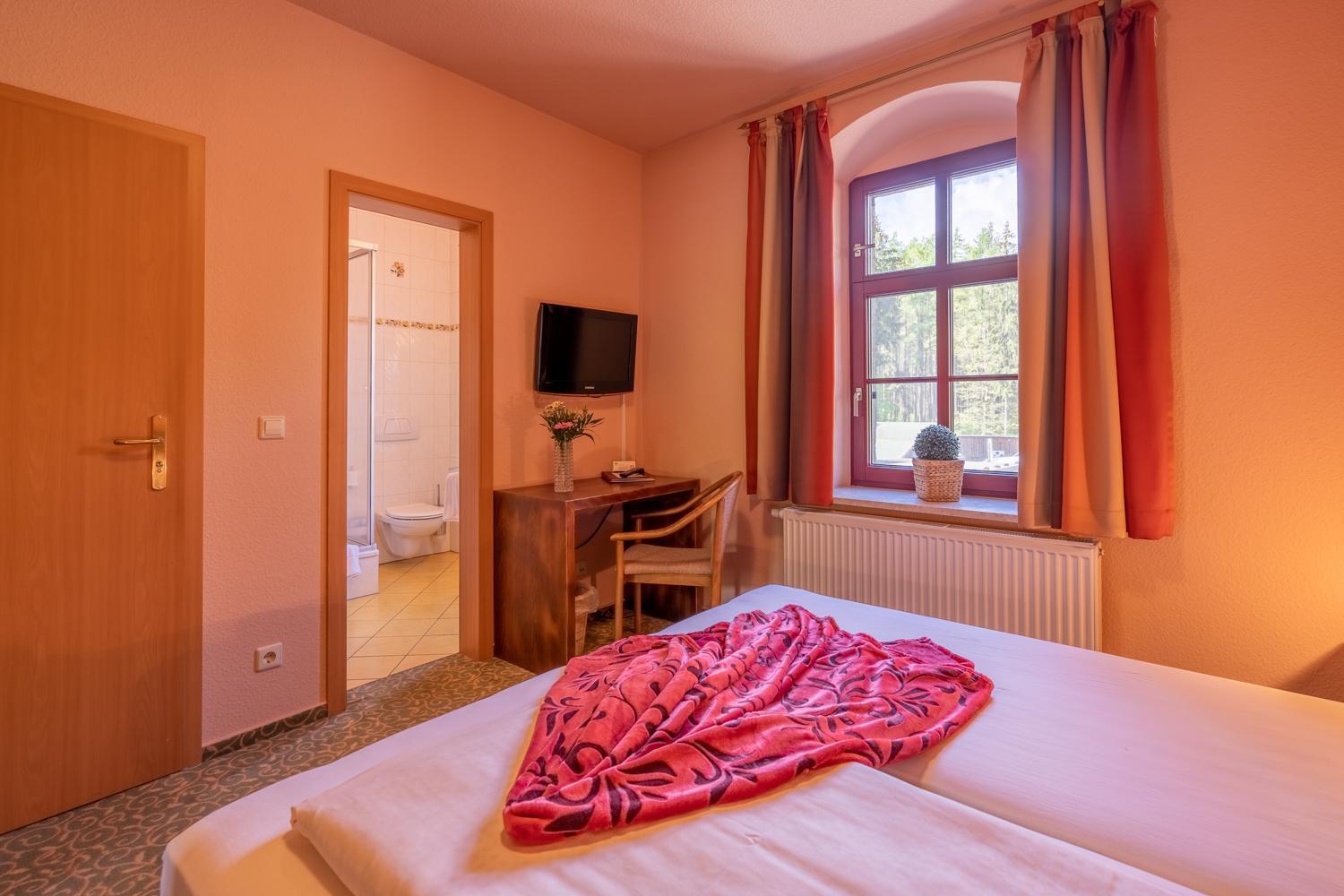 Double Room with Private Bathroom - Photo 3
