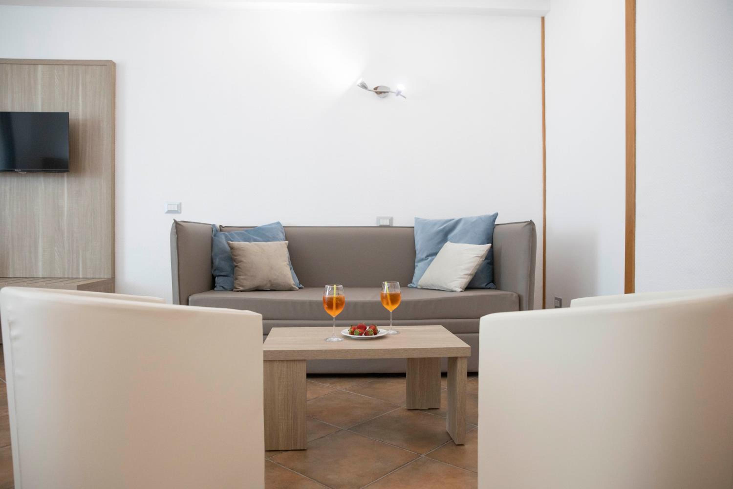 Double Room - Photo 9