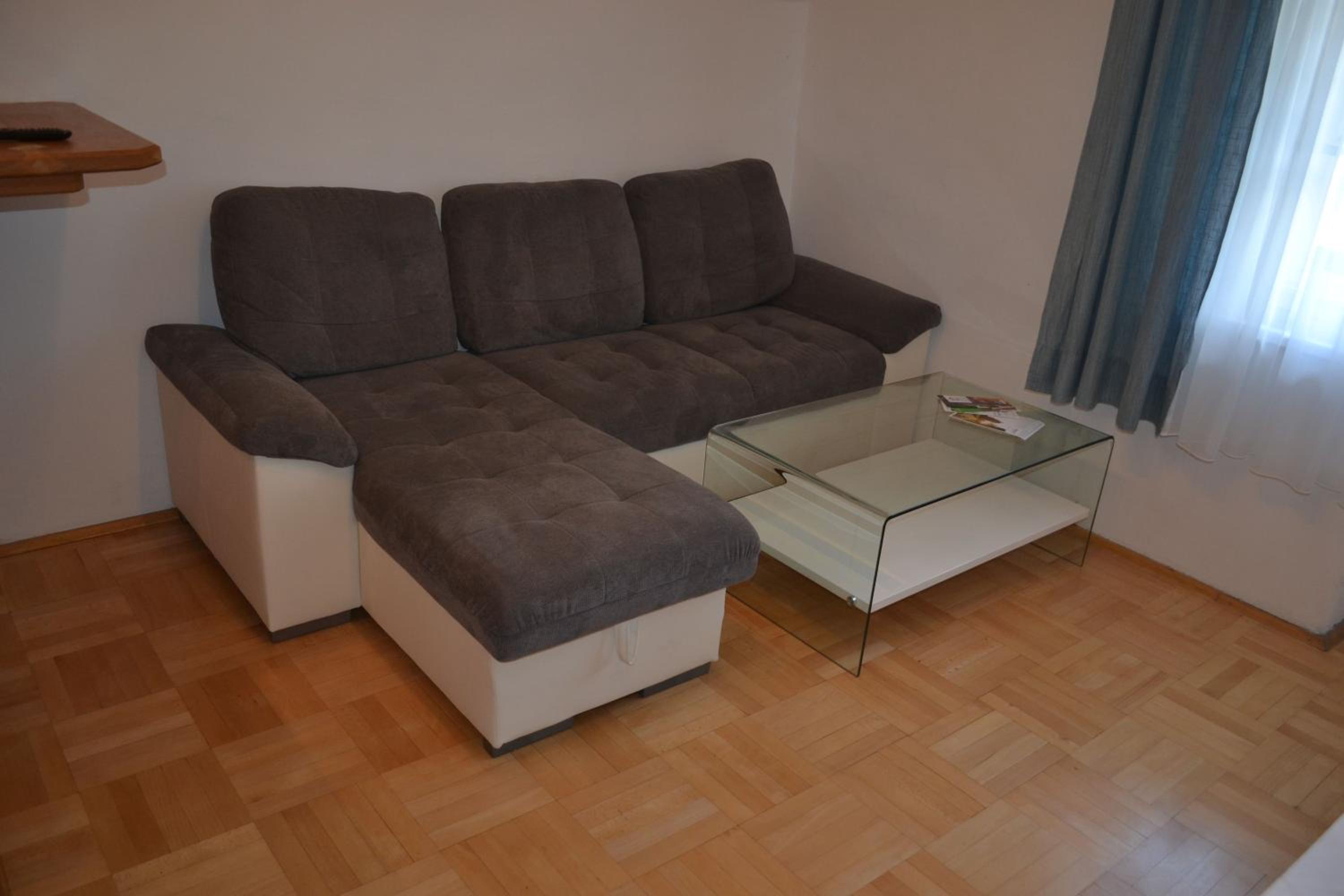 Apartment photo 2