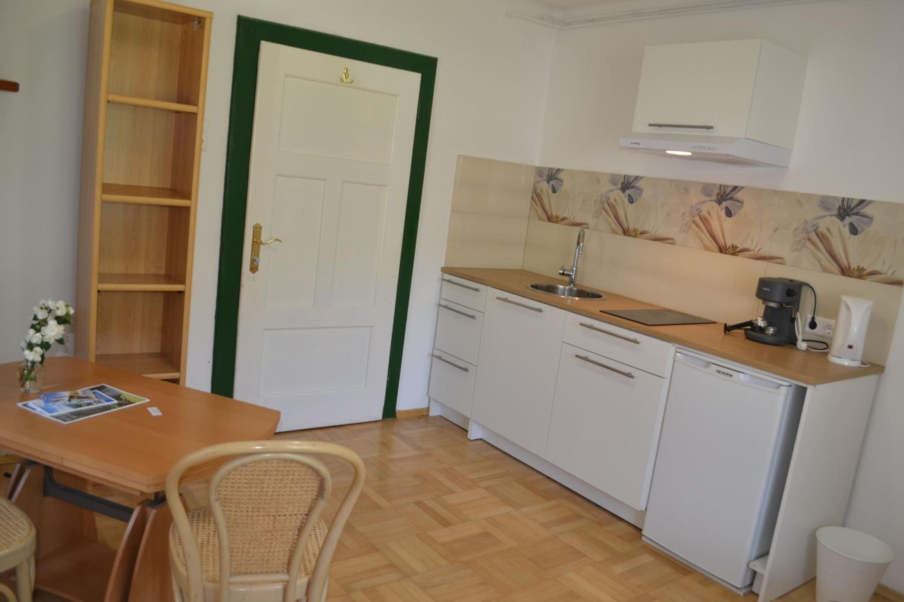 Apartment photo 2