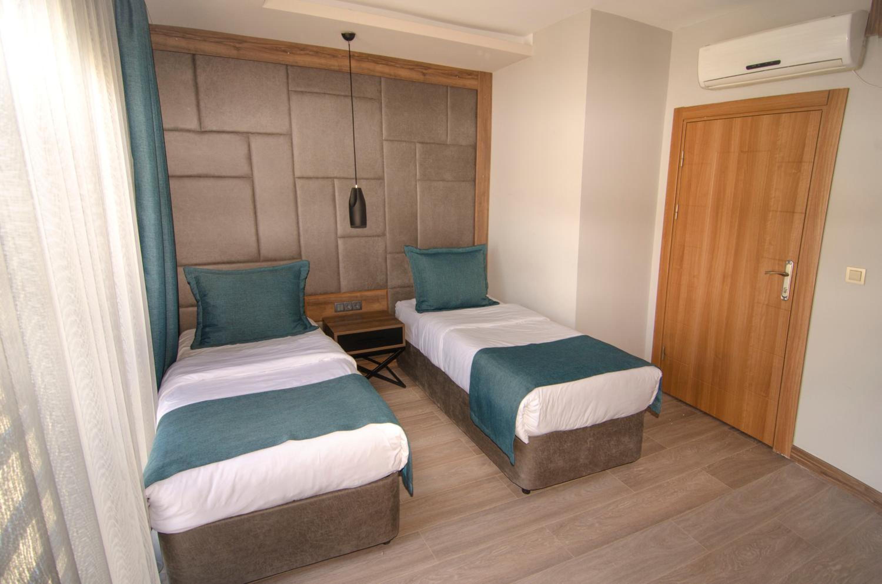Deluxe Family Suite