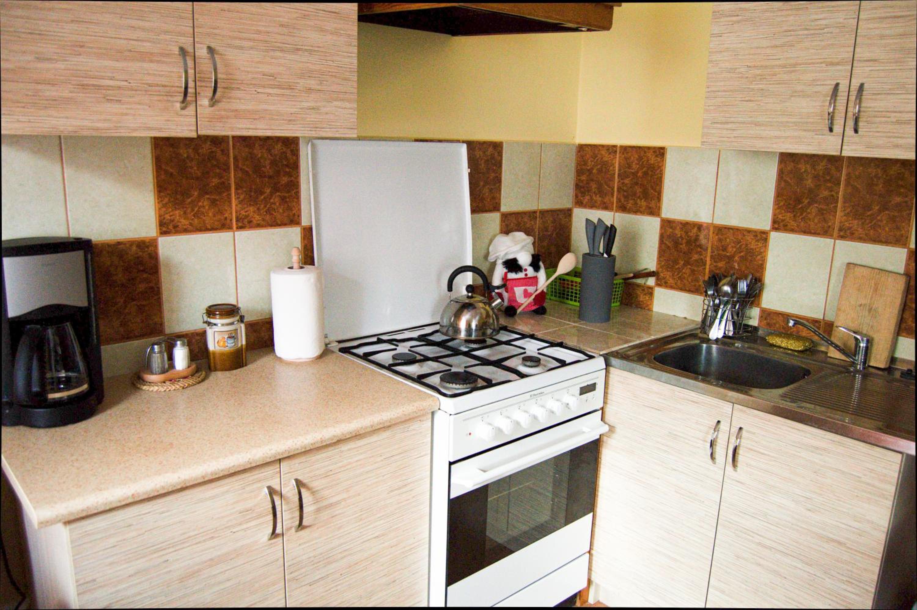 Two-Bedroom House - Photo 9