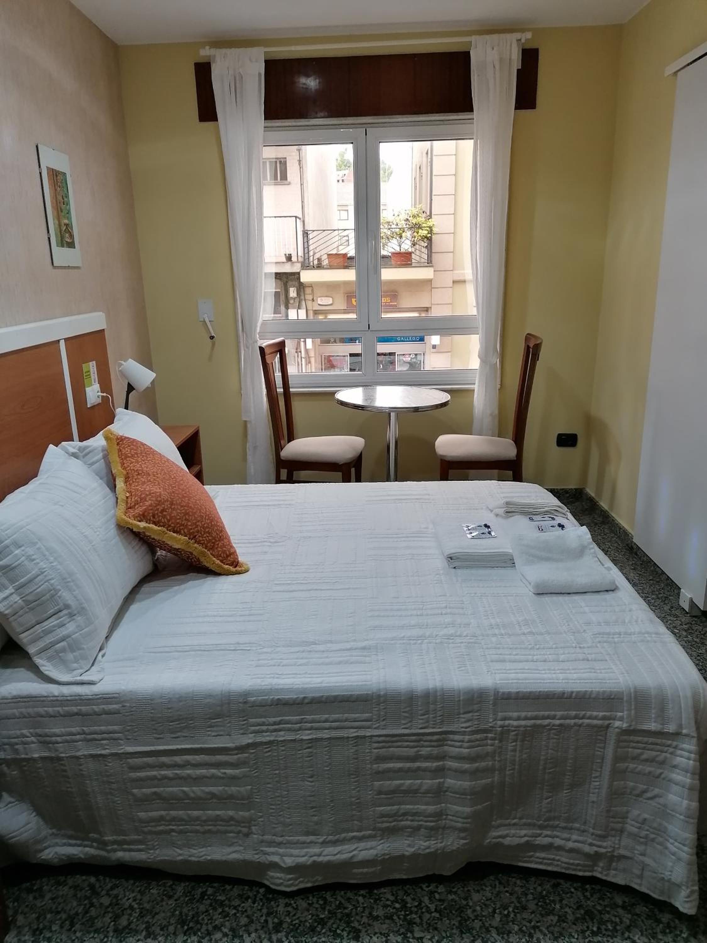 Habitación Estándar con Cama Queen