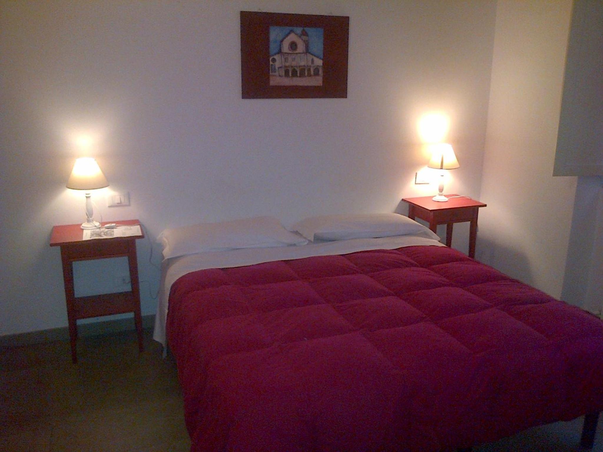 Double Room with Private External Bathroom - Photo 4
