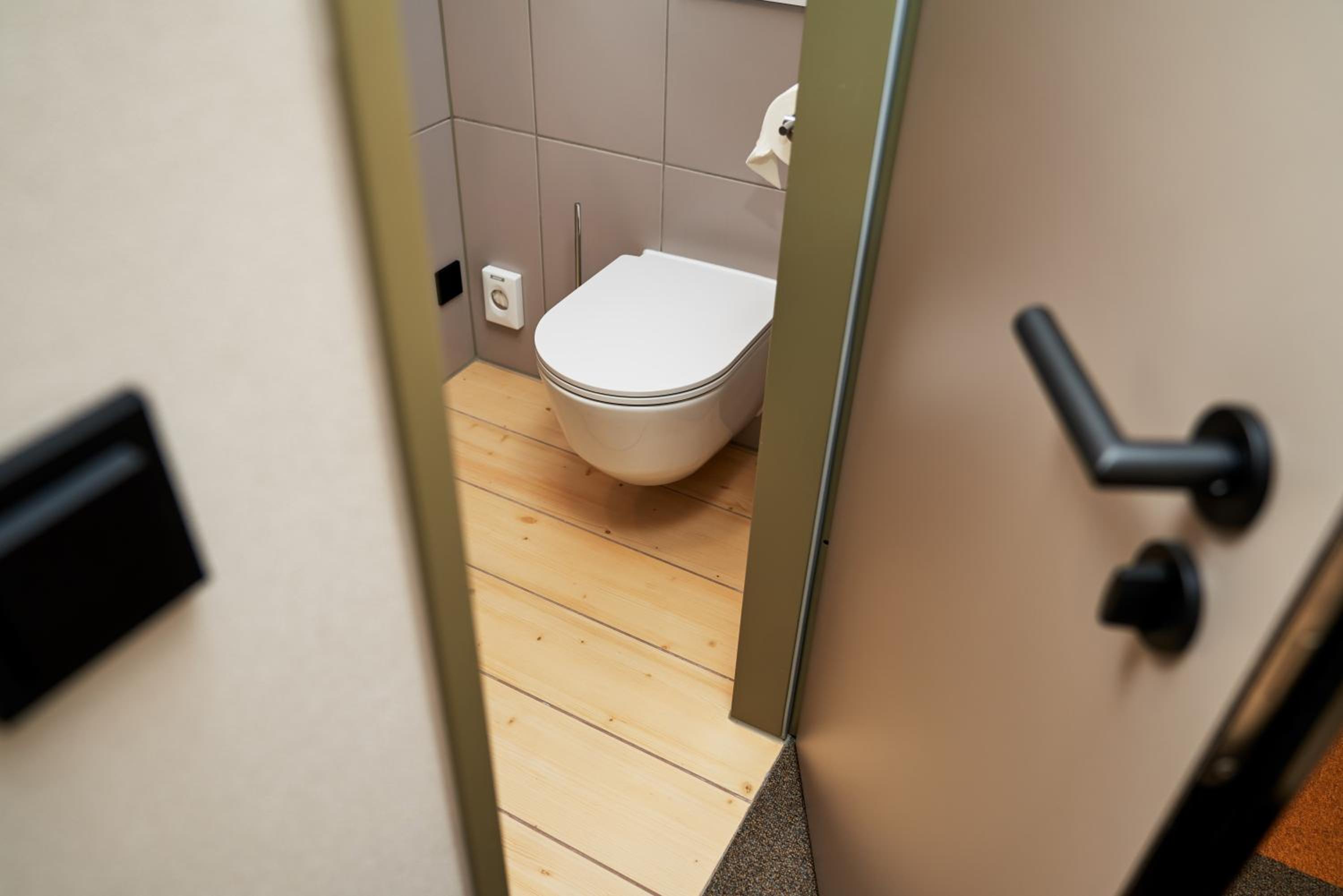 Basic Double Room - Photo 10