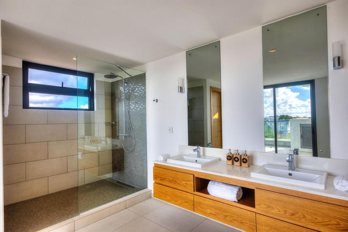 Penthouse Pool Suite 3 Bedrooms - Photo 9