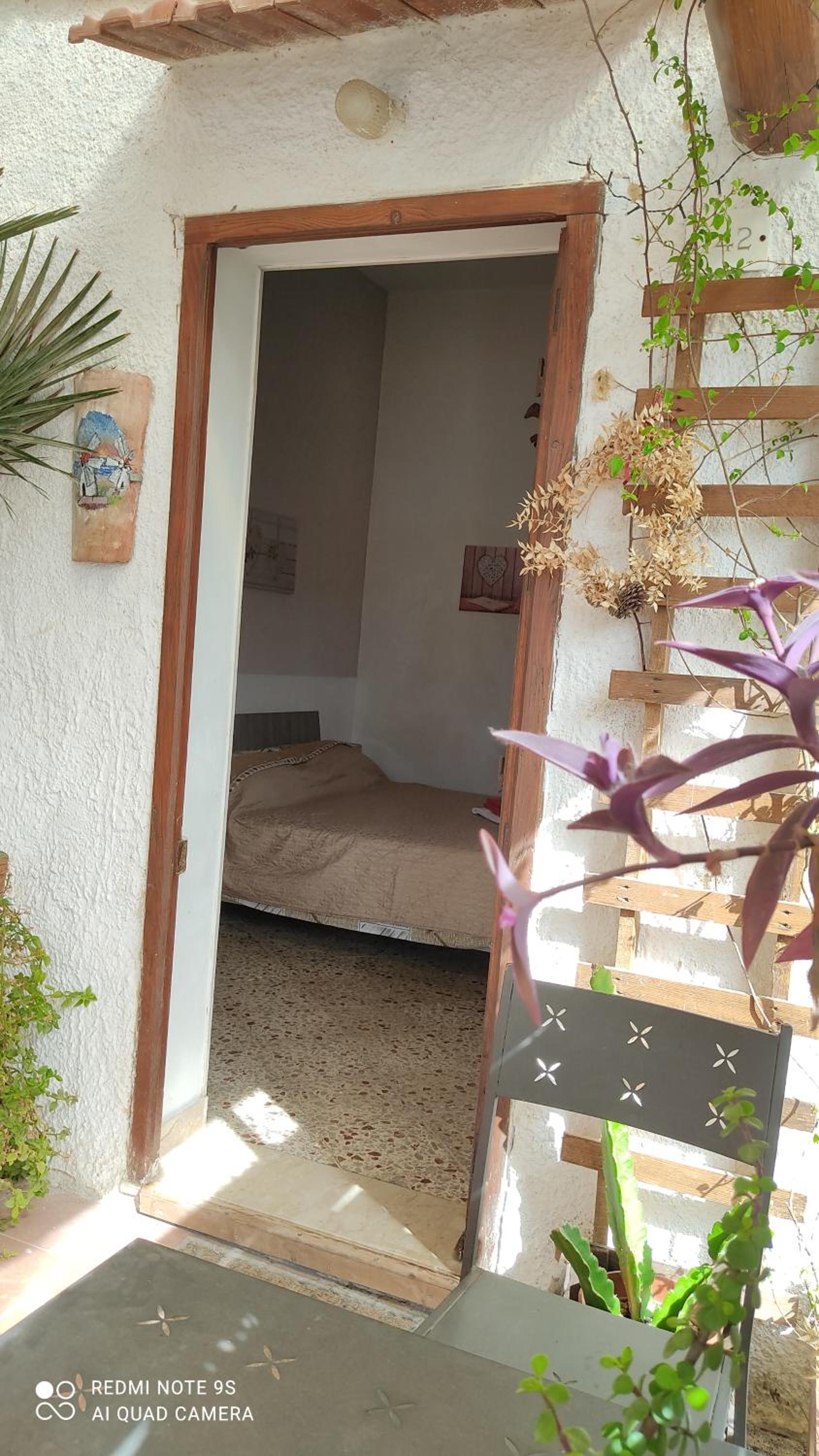 Double or Twin Room with Private Bathroom photo 3