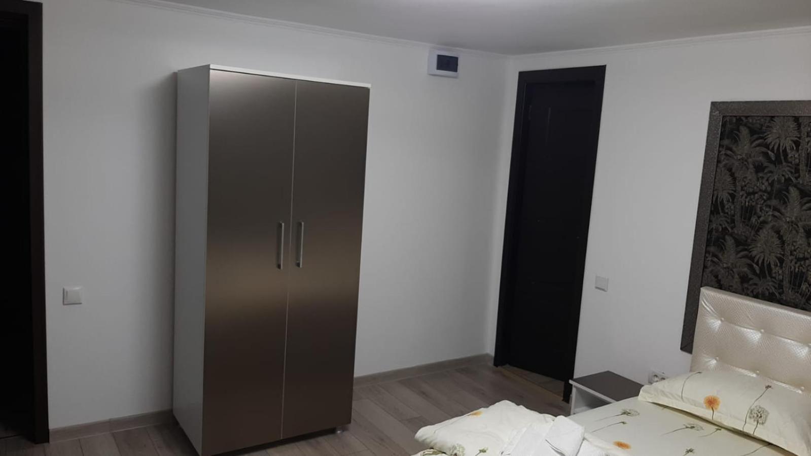 Double Room with Private Bathroom - Photo 19