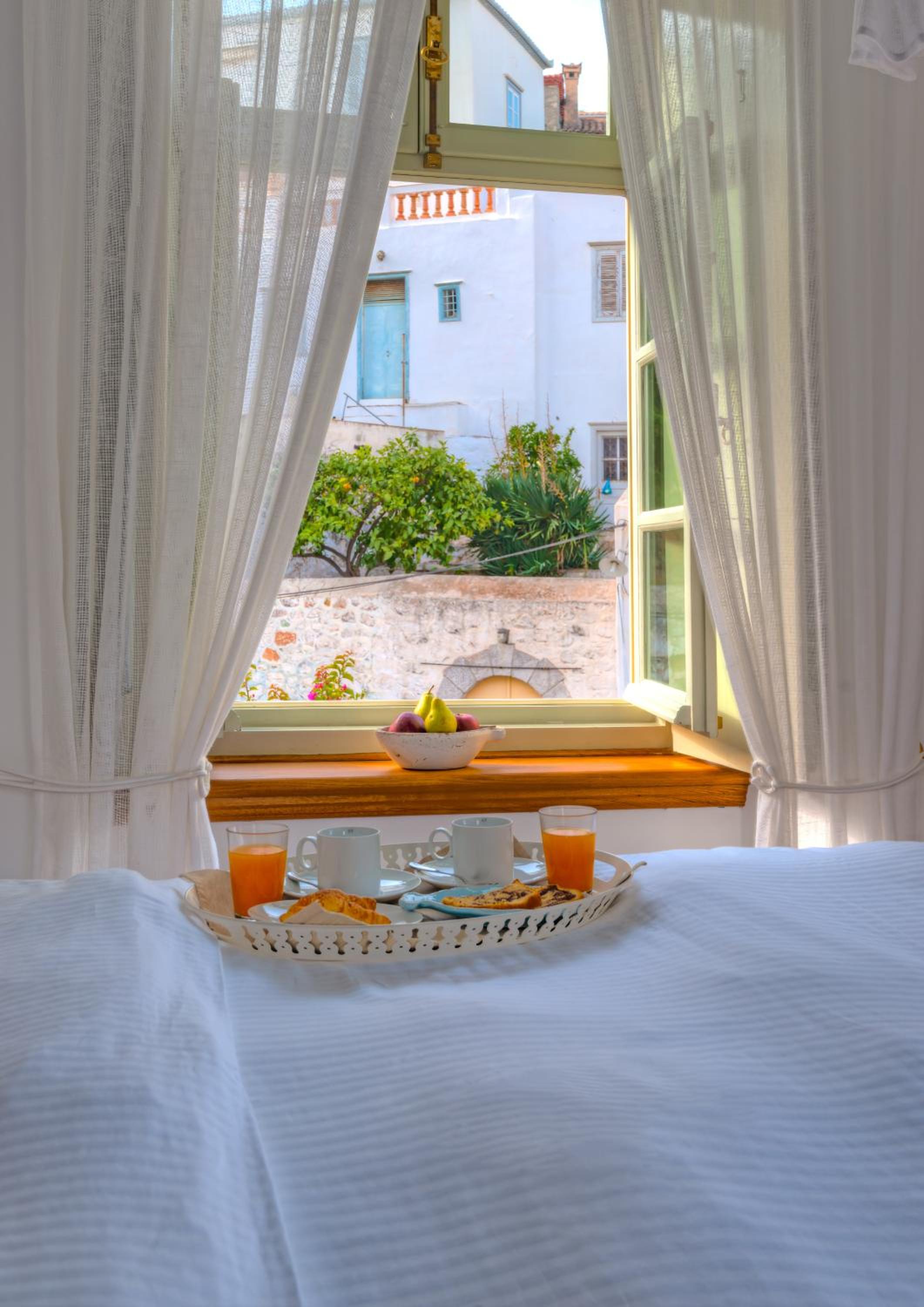 Double Room with City View - Photo 6