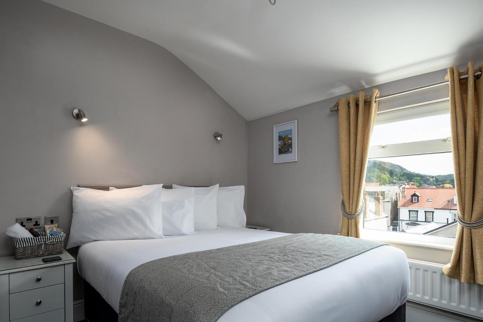 Budget Double Room photo 1