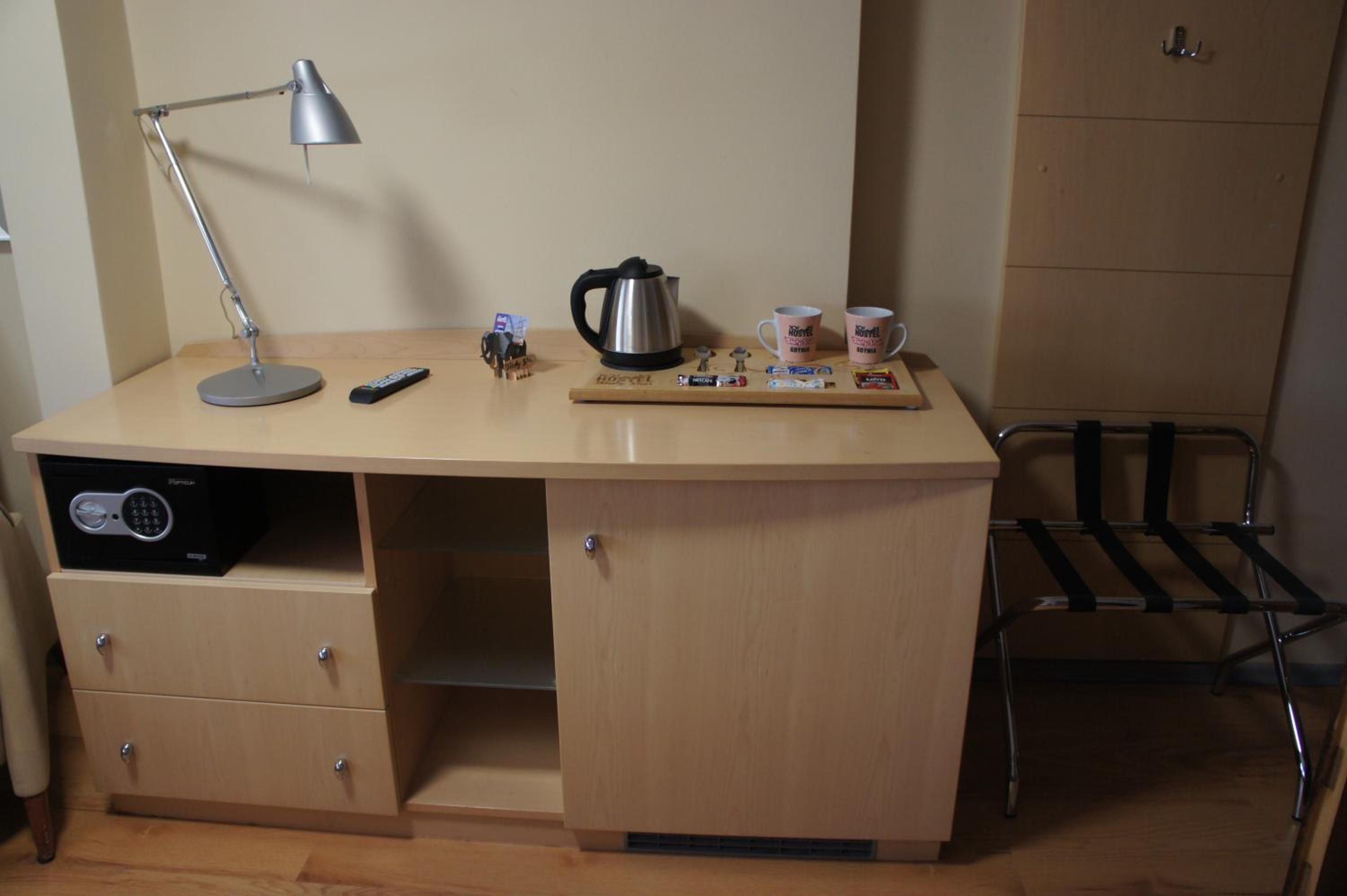 Deluxe King Room - Photo 6
