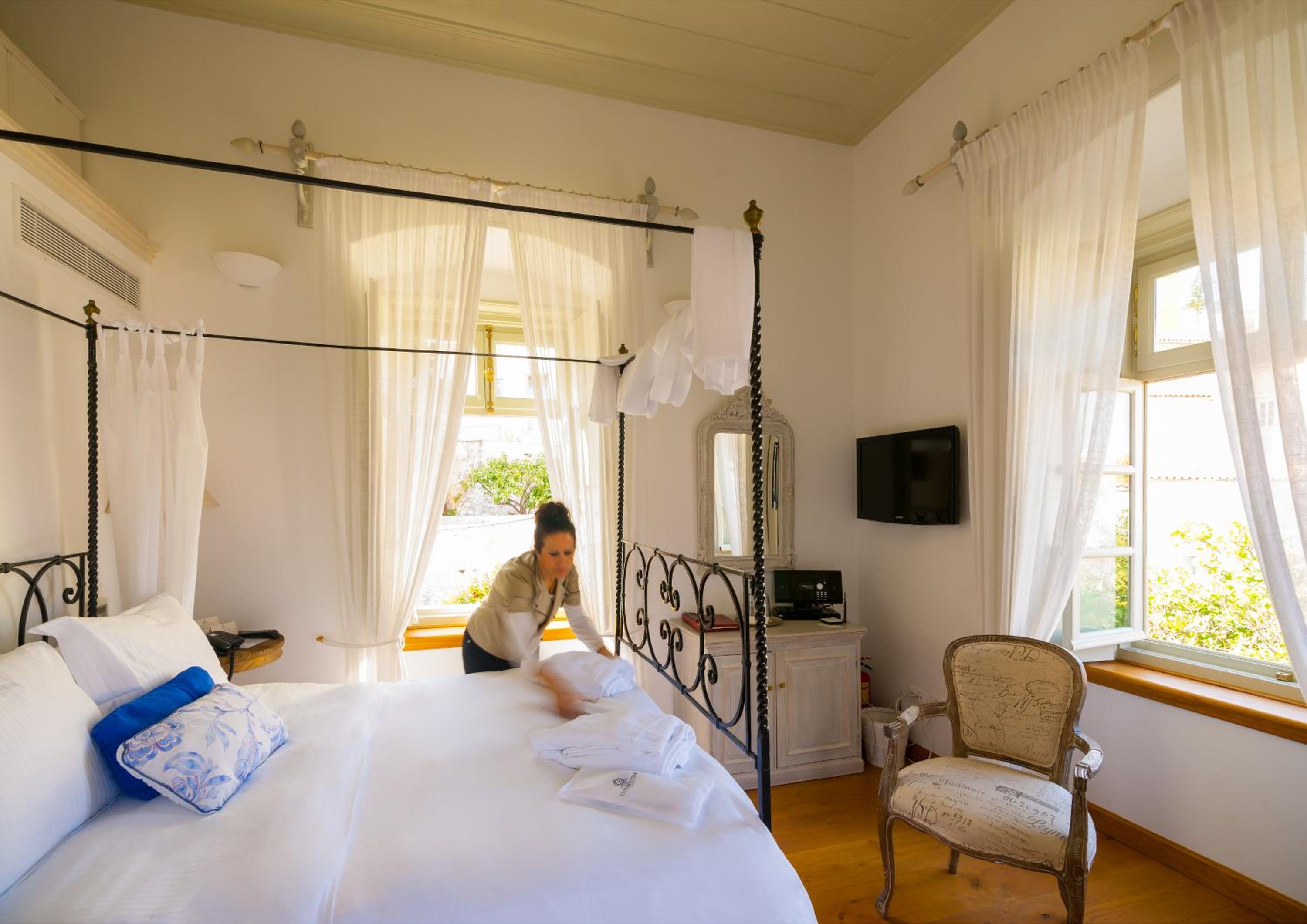 Double Room with City View - Photo 7