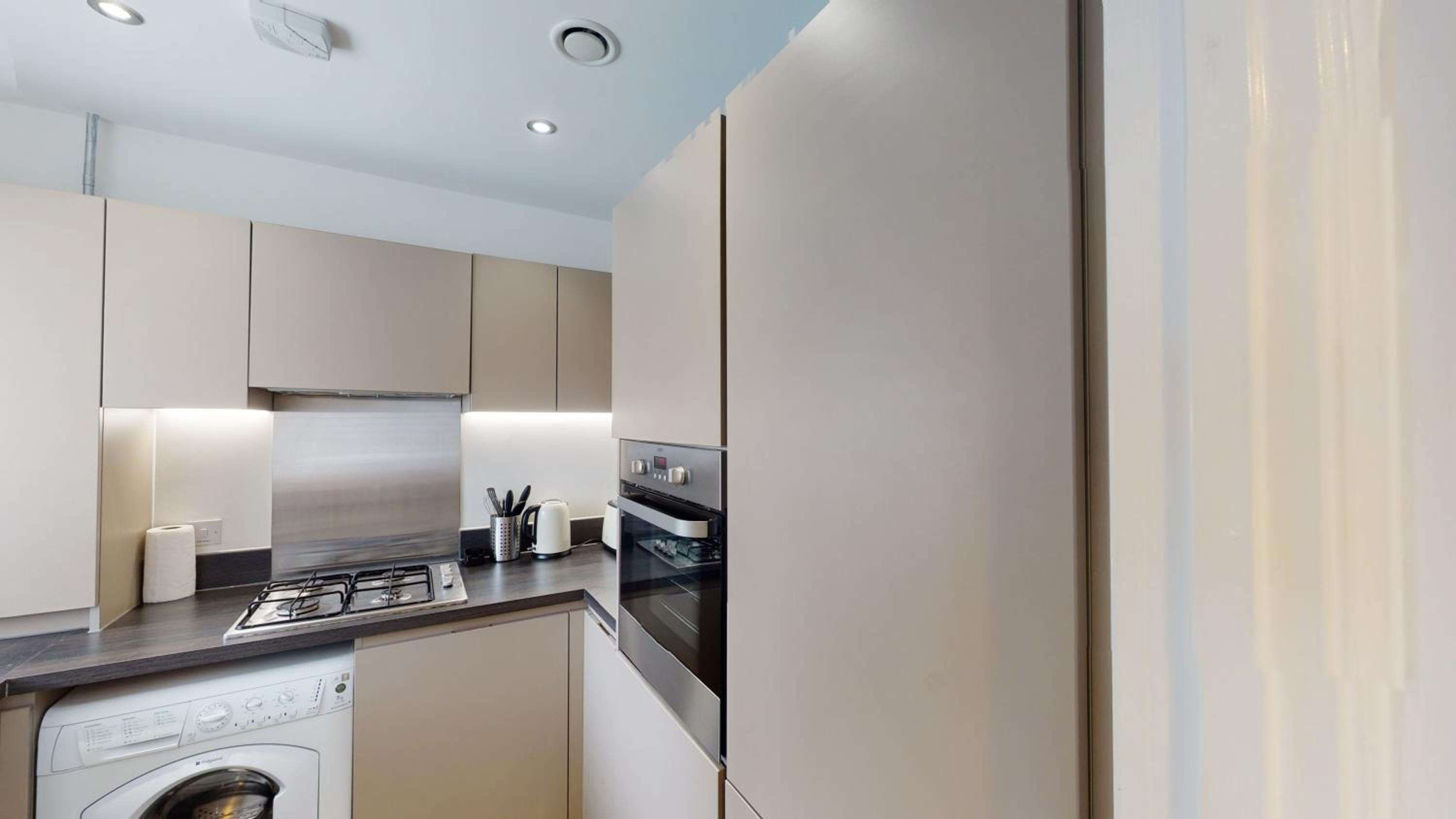 Three-Bedroom House photo 2