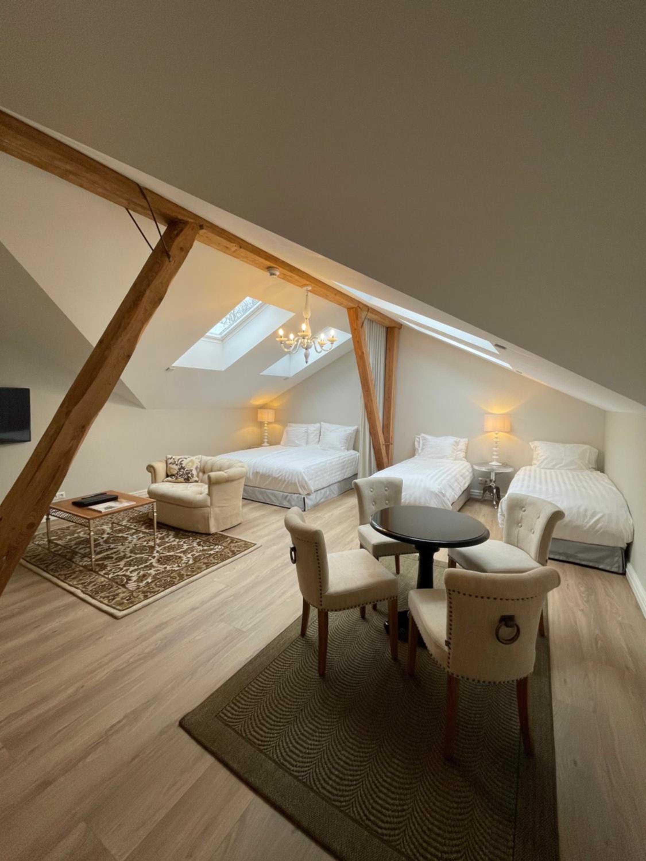 Suite photo 1