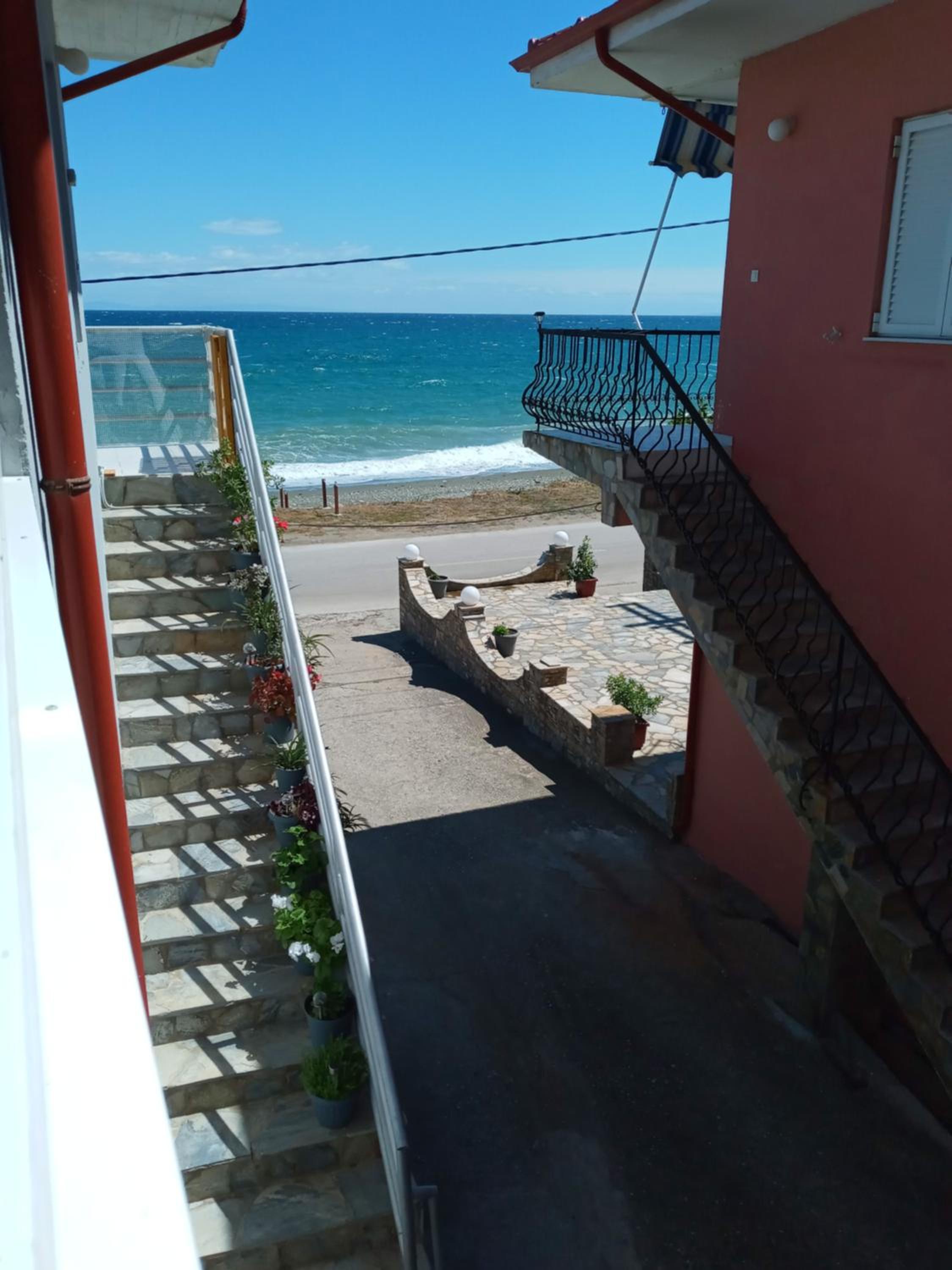 Standard Triple Room with Sea View - Photo 23
