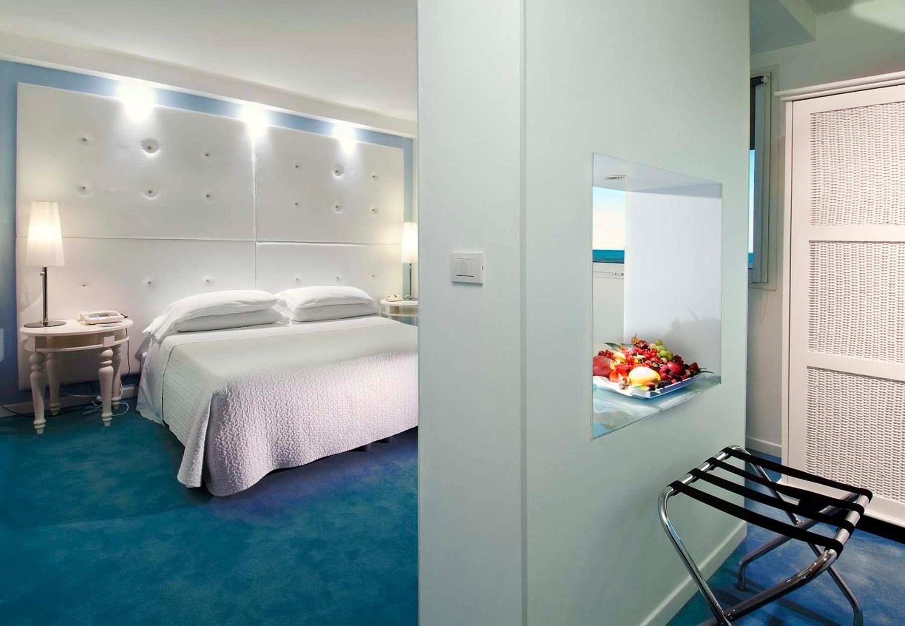 Deluxe Suite - Photo 6