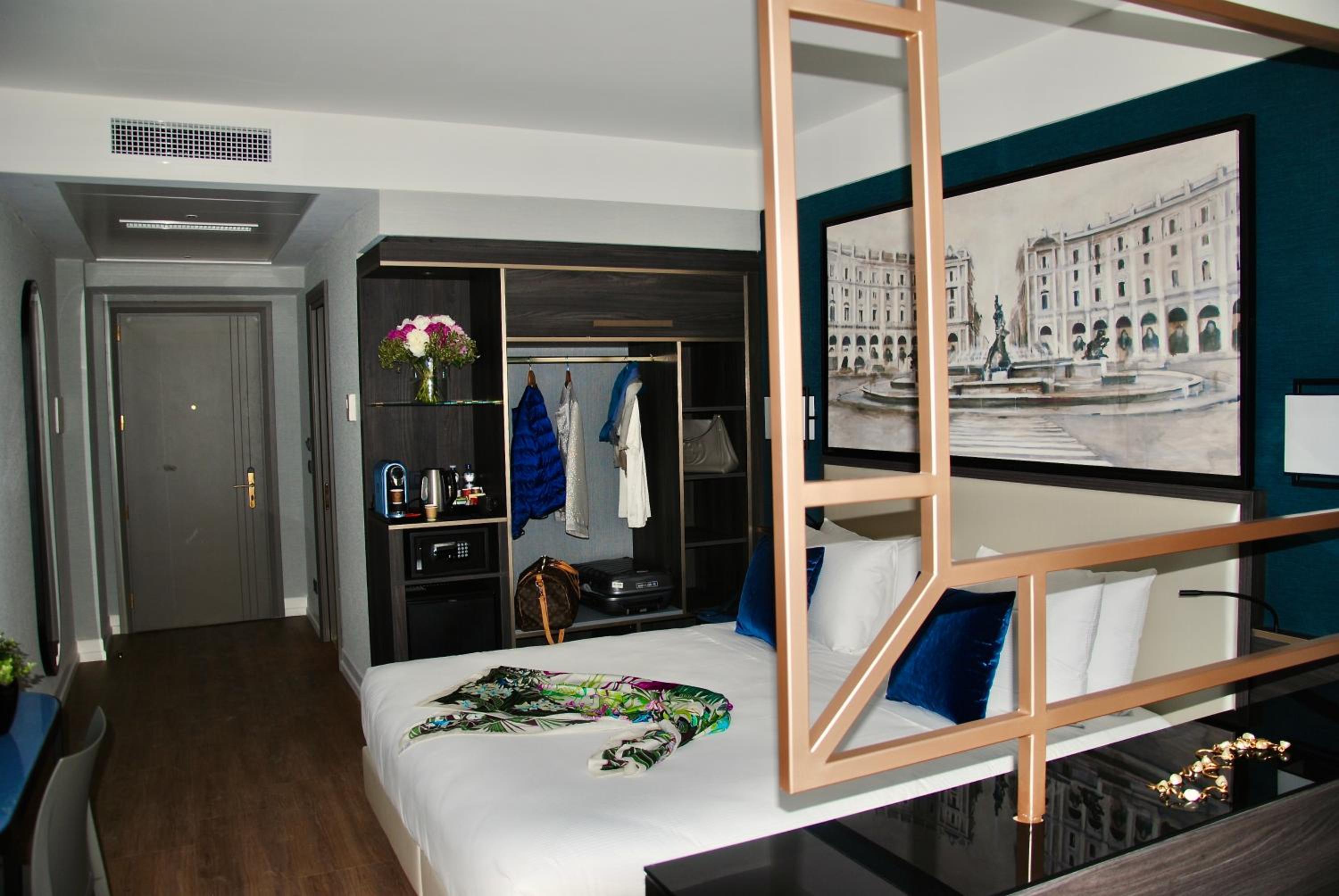Deluxe Double or Twin Room
