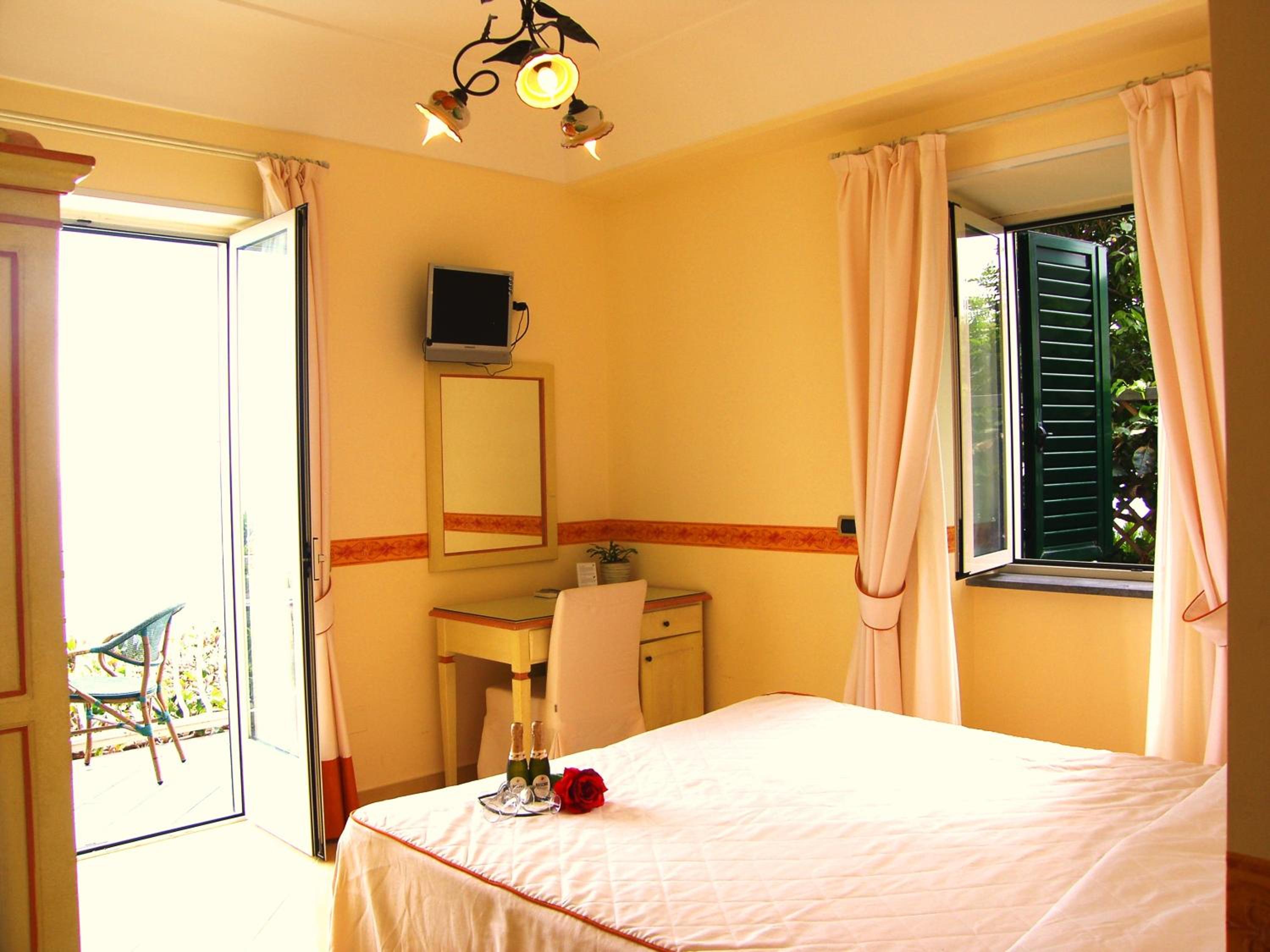 Classic Double or Twin Room - Photo 3