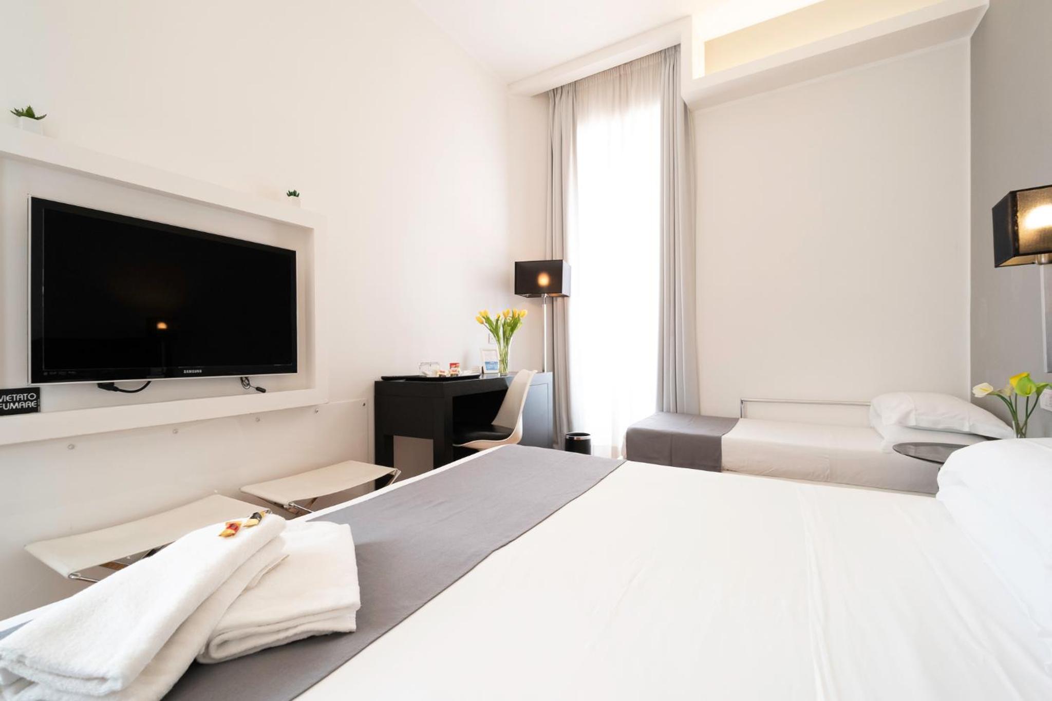 Deluxe King Room photo 3