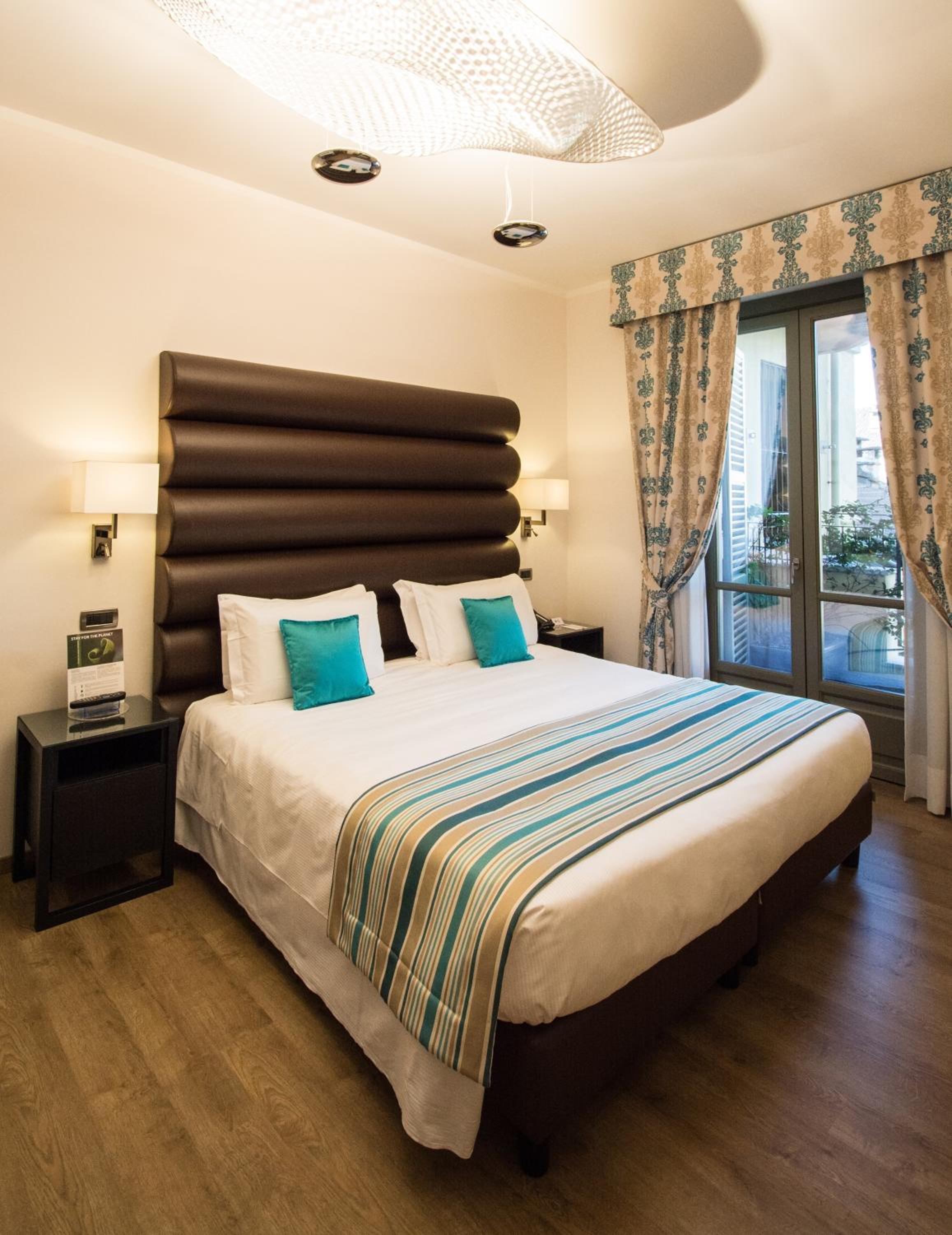 Deluxe Double Room - Photo 19