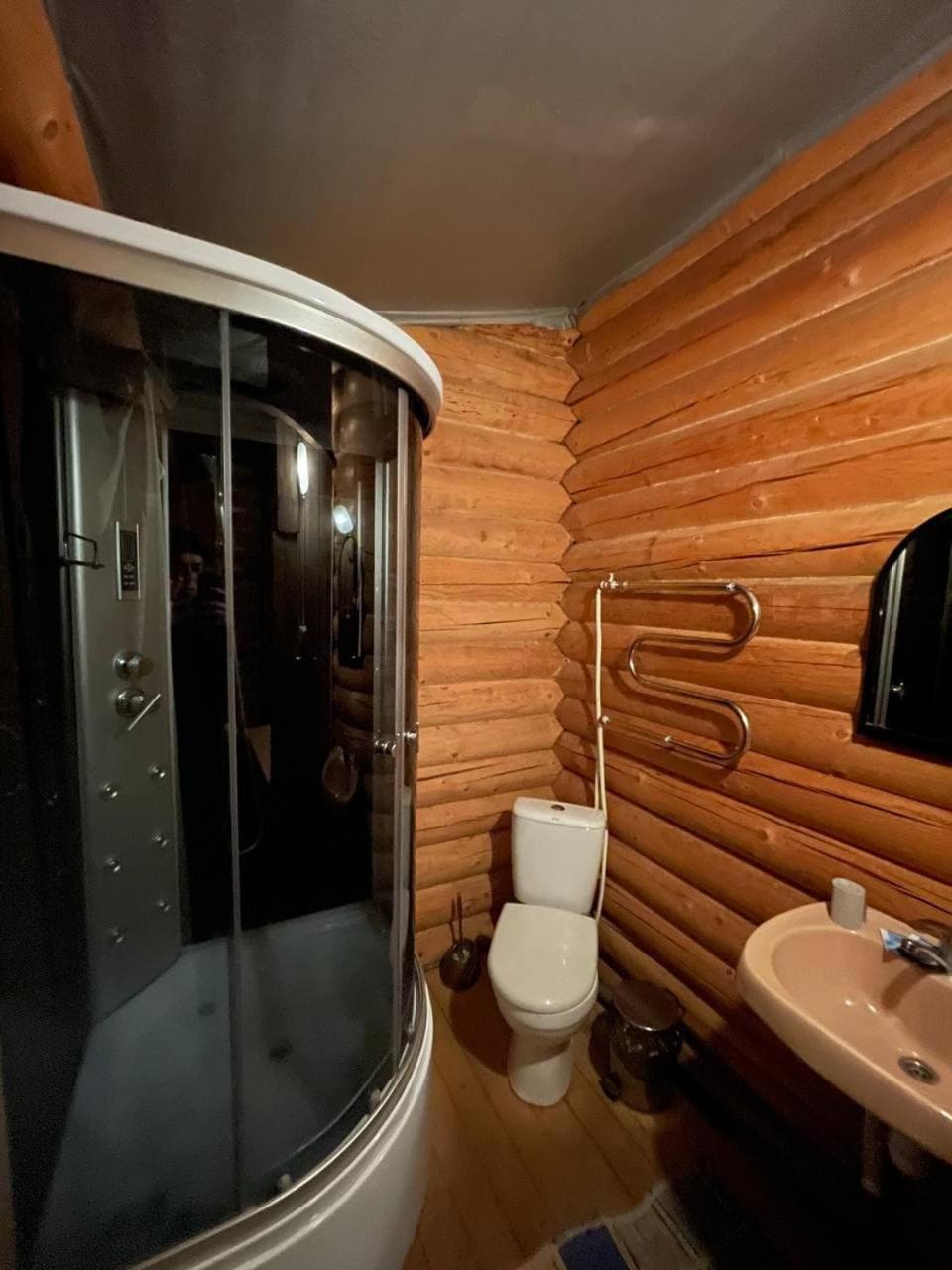 8-Bed Mixed Dormitory Room photo 2