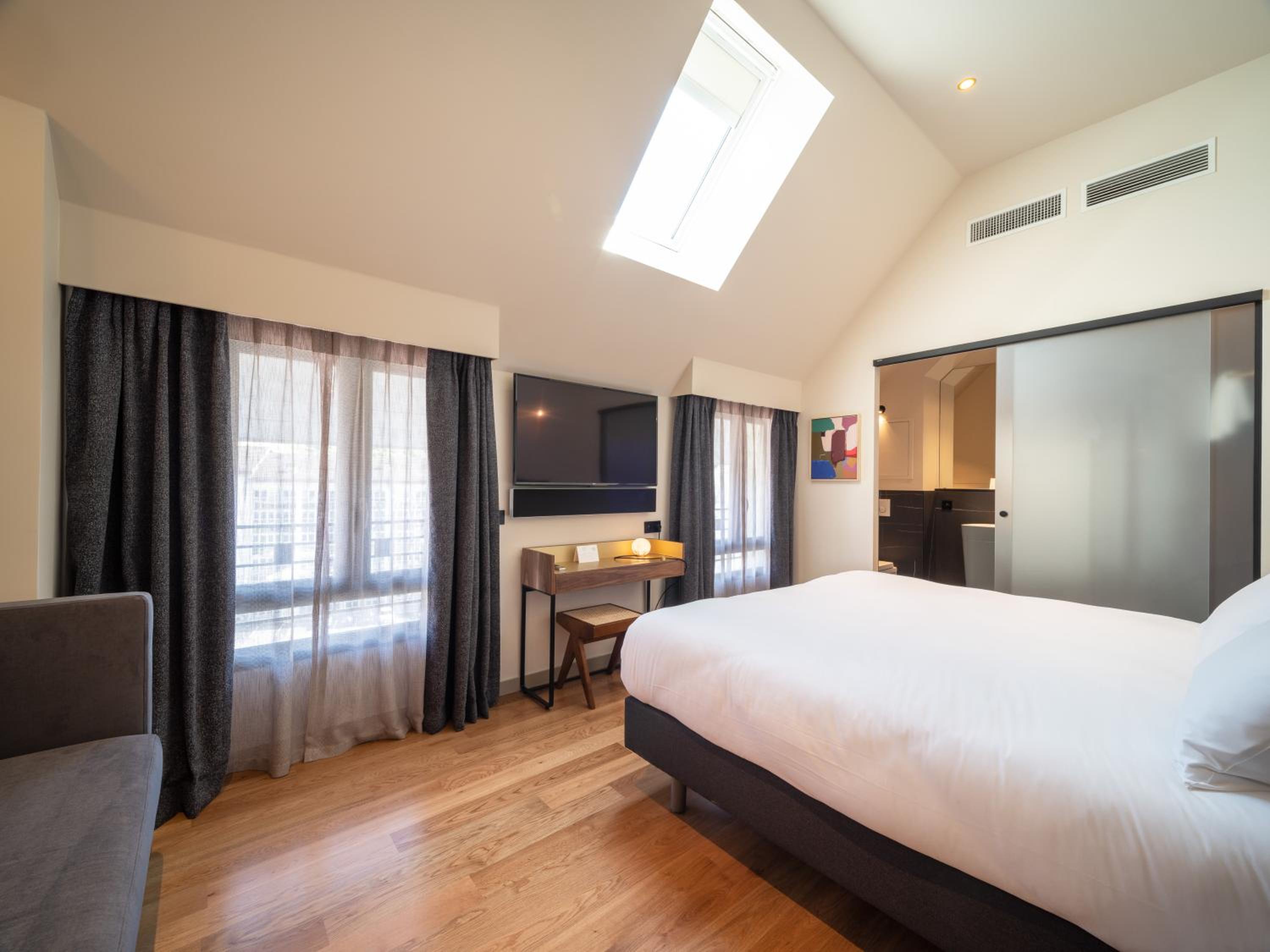 Deluxe Double or Twin Room photo 3