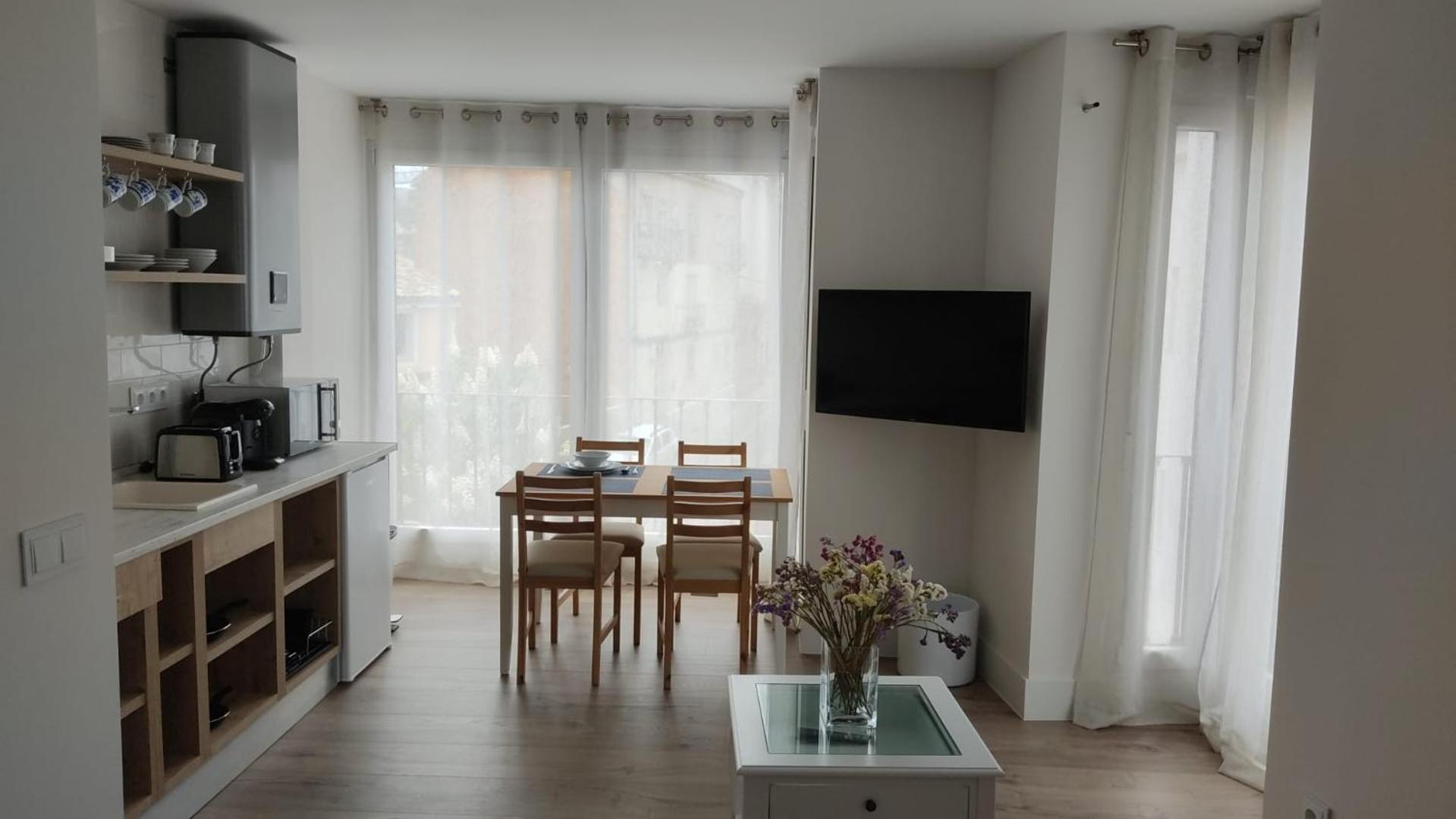 Suite - Photo 24