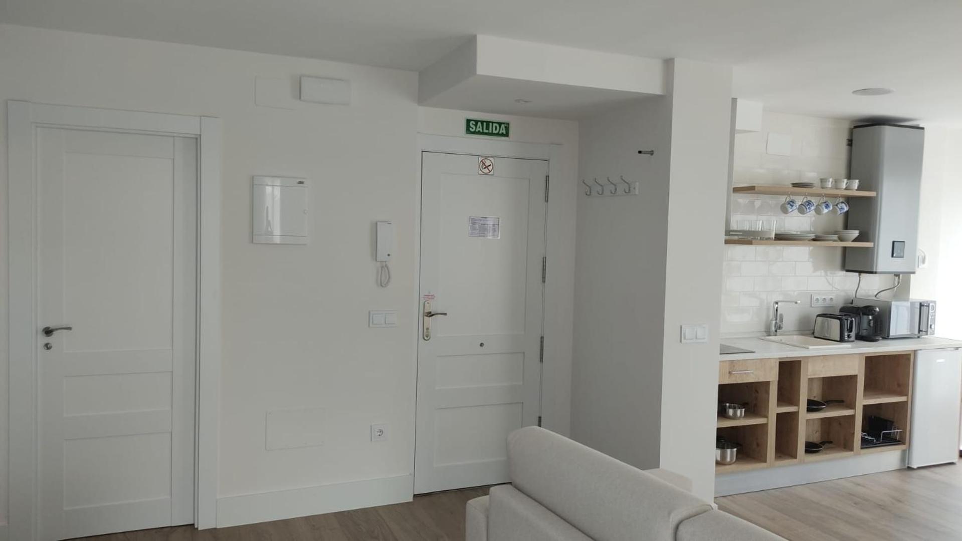 Suite - Photo 23