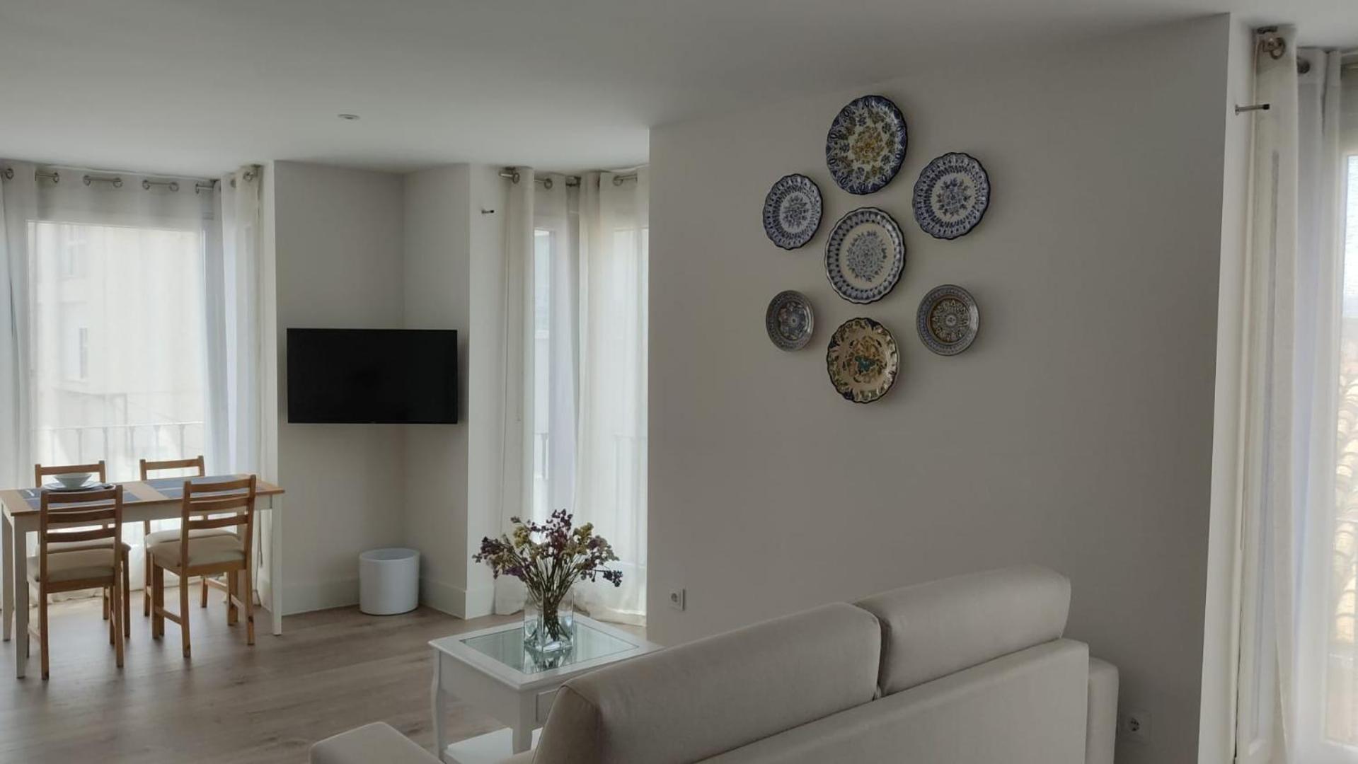 One-Bedroom Apartment - Photo 4