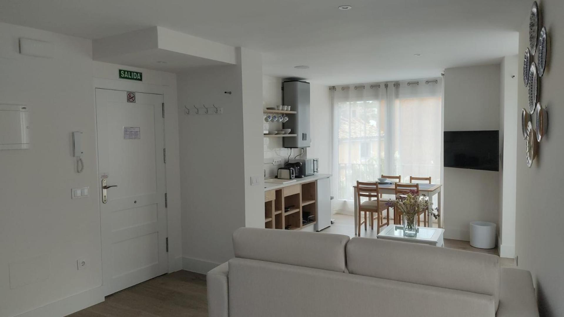 One-Bedroom Apartment - Photo 5