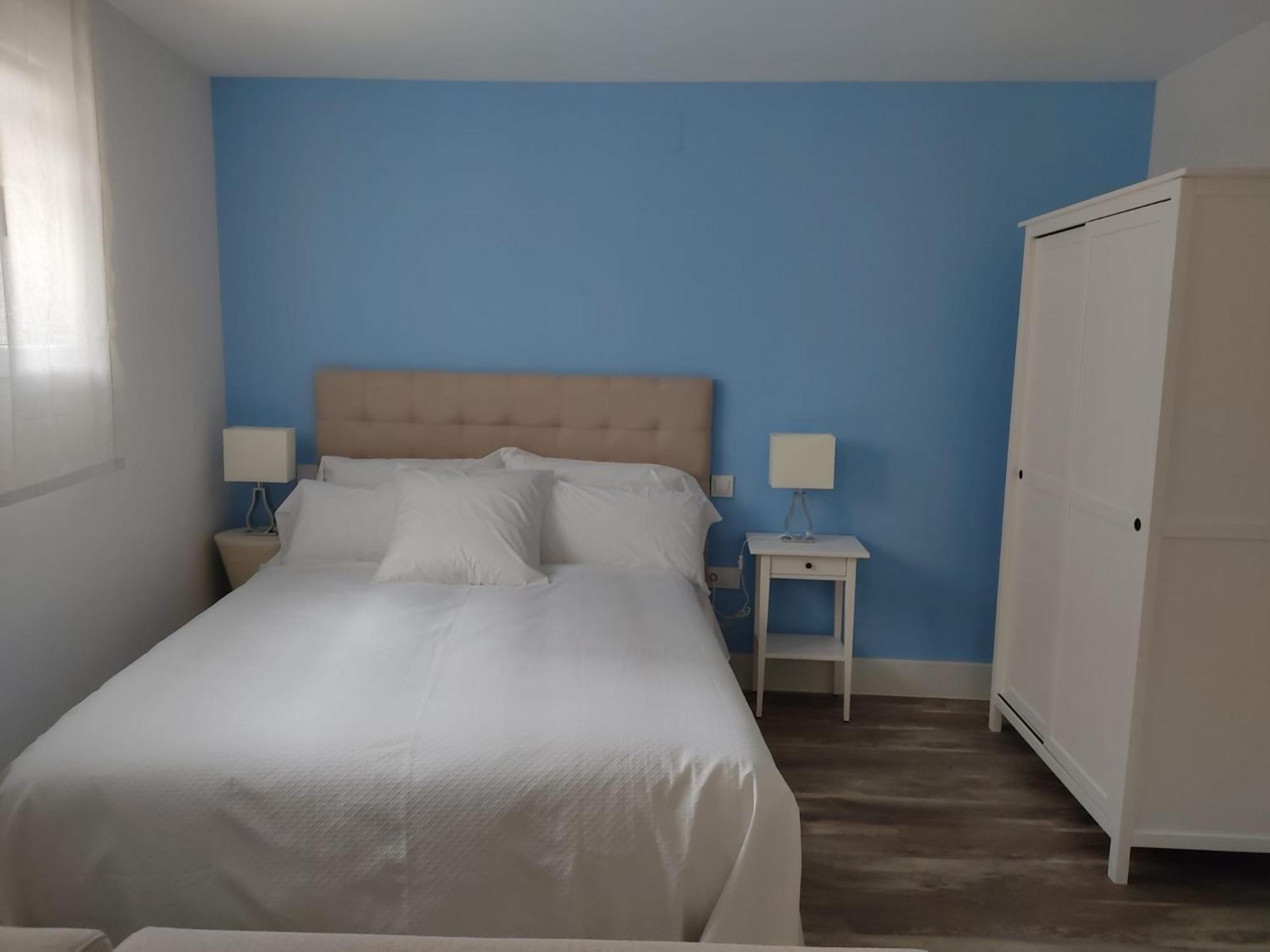 One-Bedroom Apartment - Photo 9