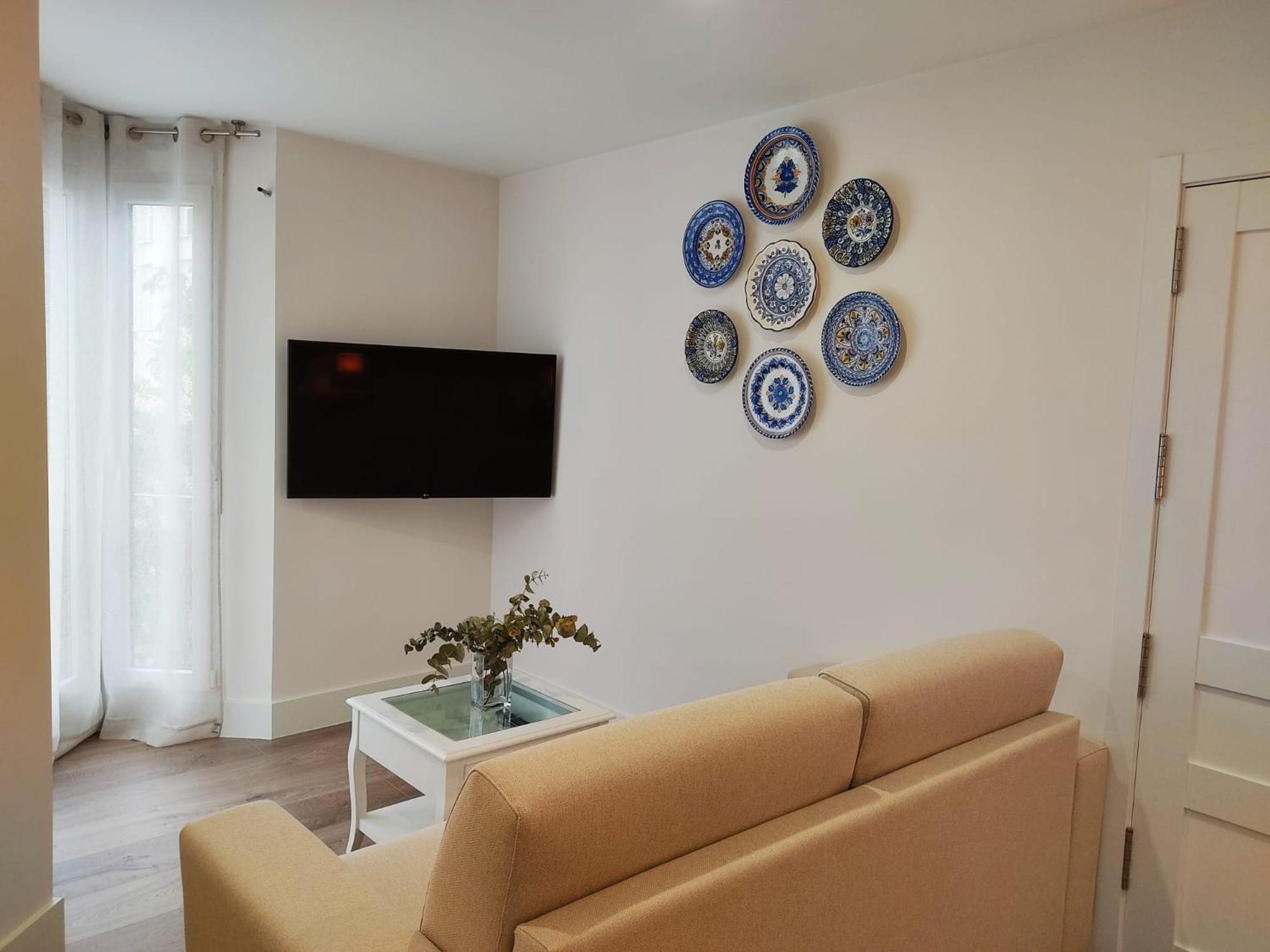 One-Bedroom Apartment - Photo 14