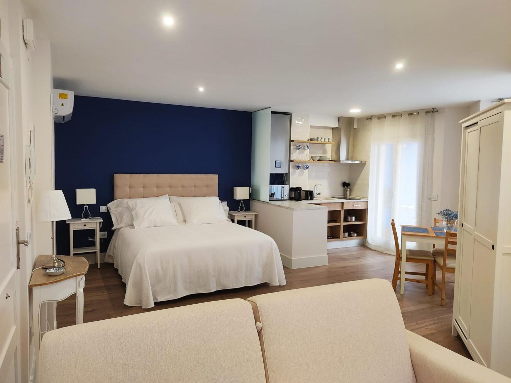Suite - Photo 11