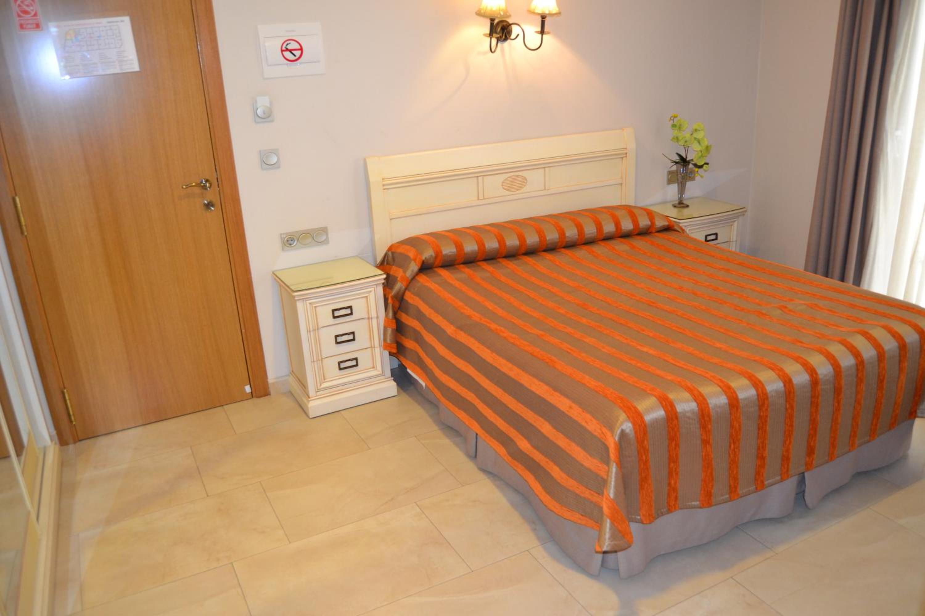 Double or Twin Room photo 3