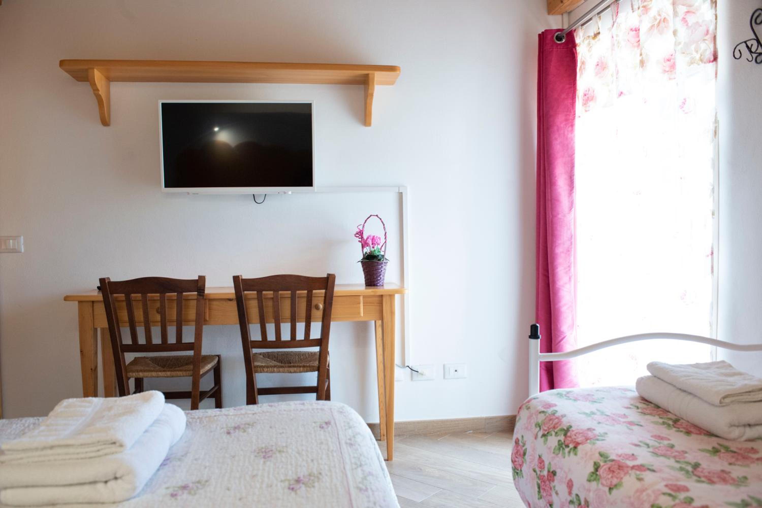 Double Room with Private Bathroom photo 2