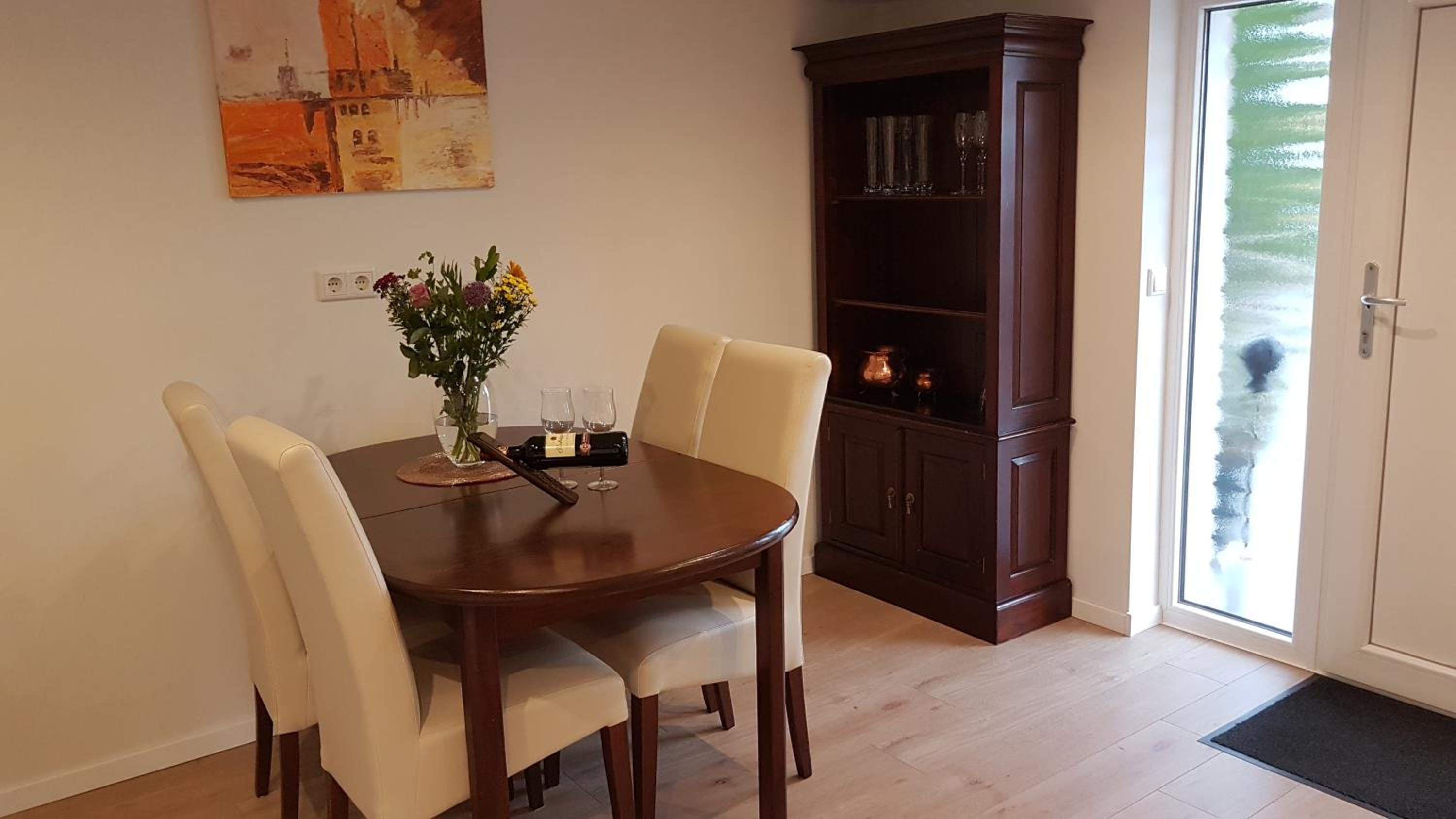 One-Bedroom Apartment - Photo 4