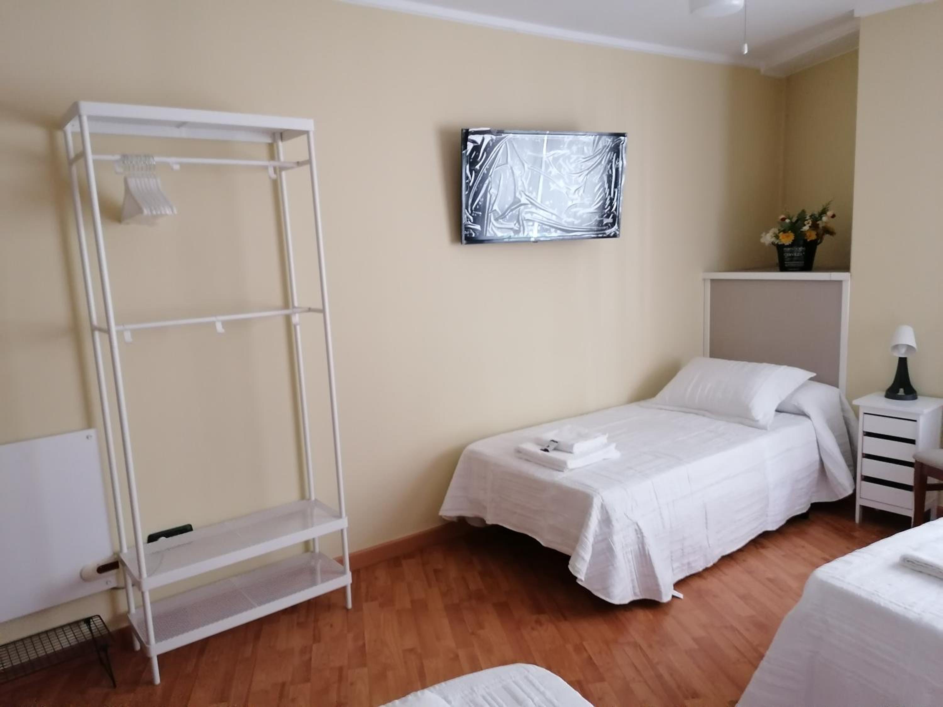 Triple Room with Private Bathroom photo 2