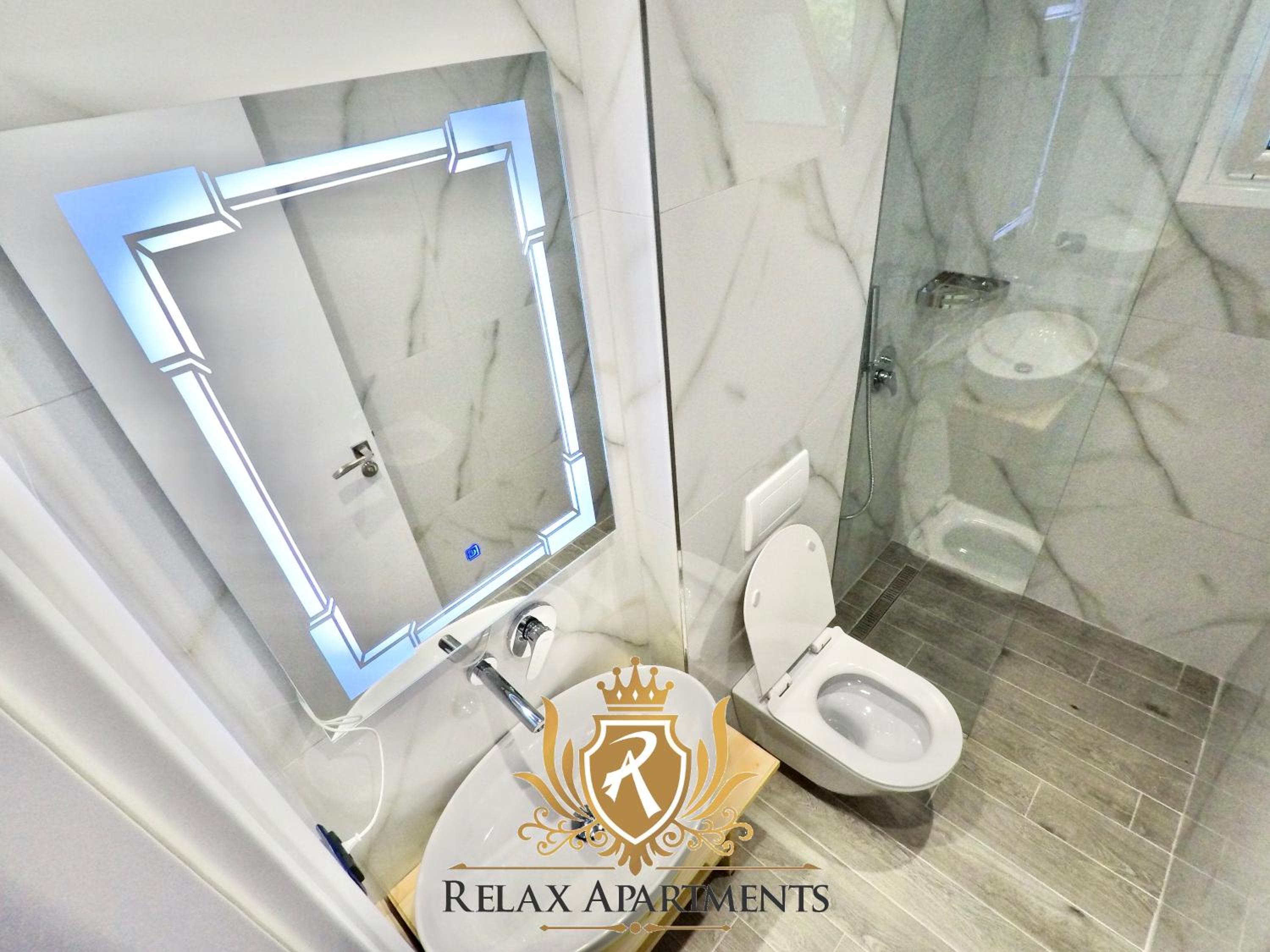 Deluxe Double Room with Window photo 2