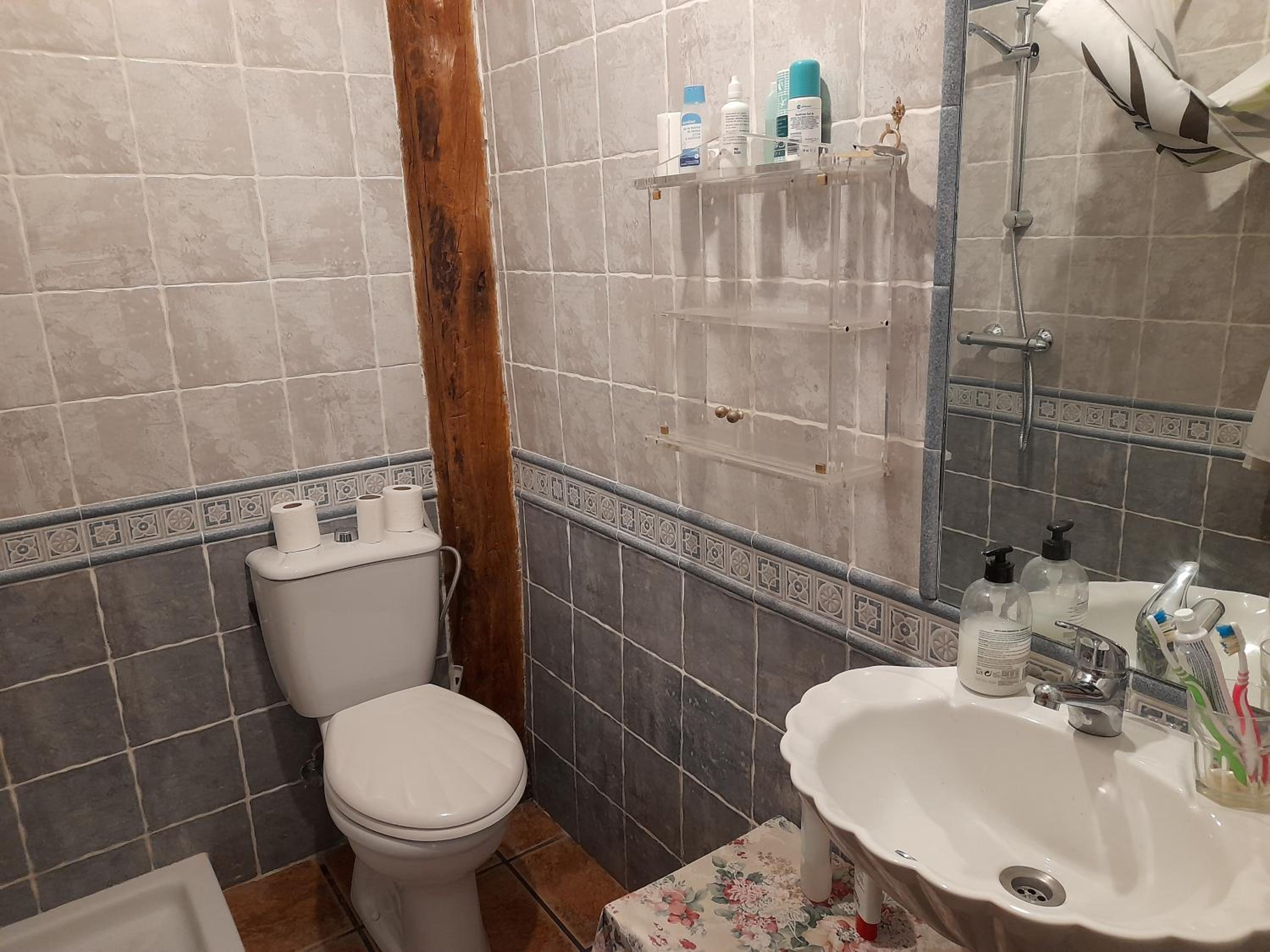 Double Room with Spa Bath photo 2