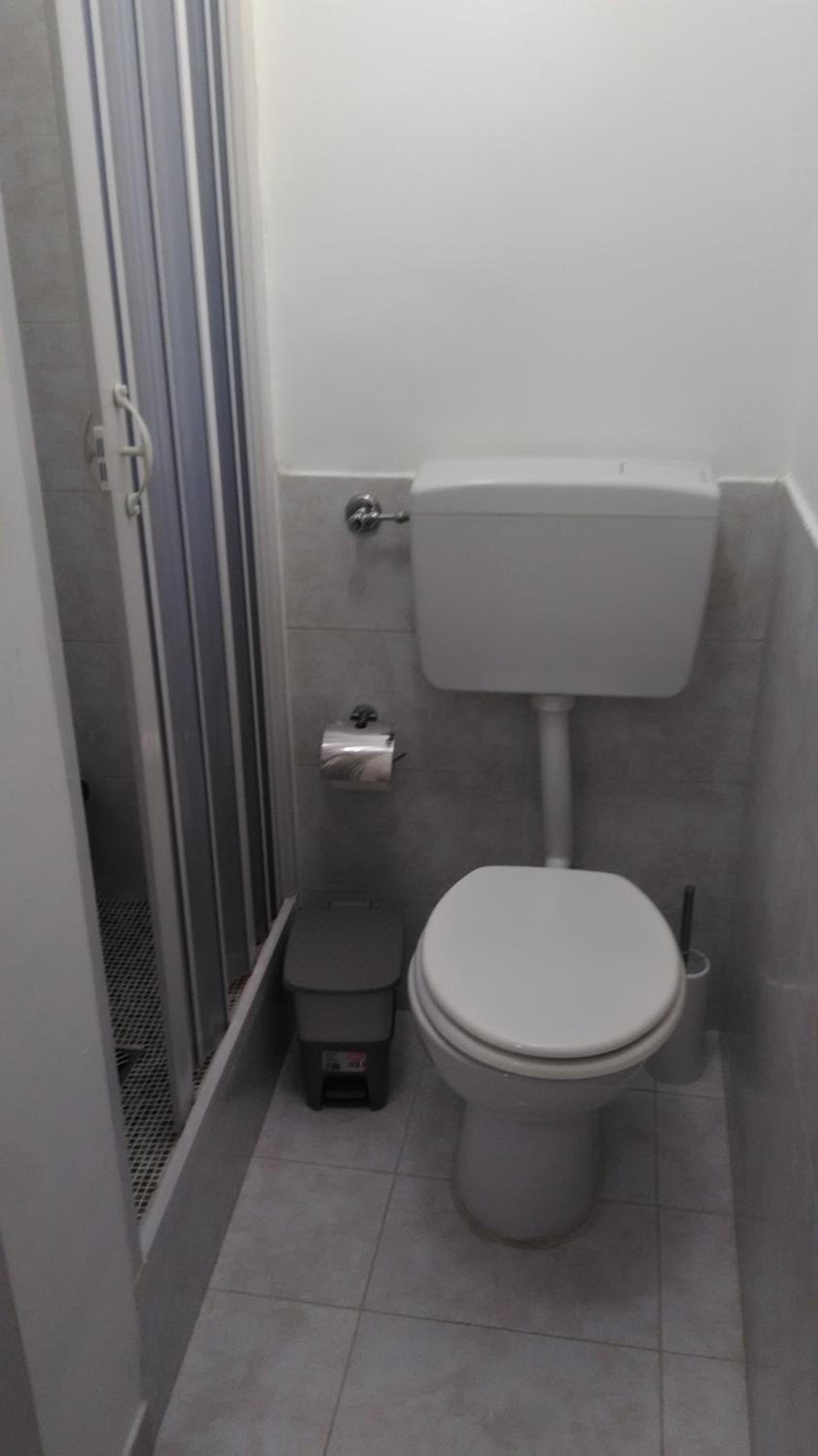 Apartment with Balcony - Photo 7
