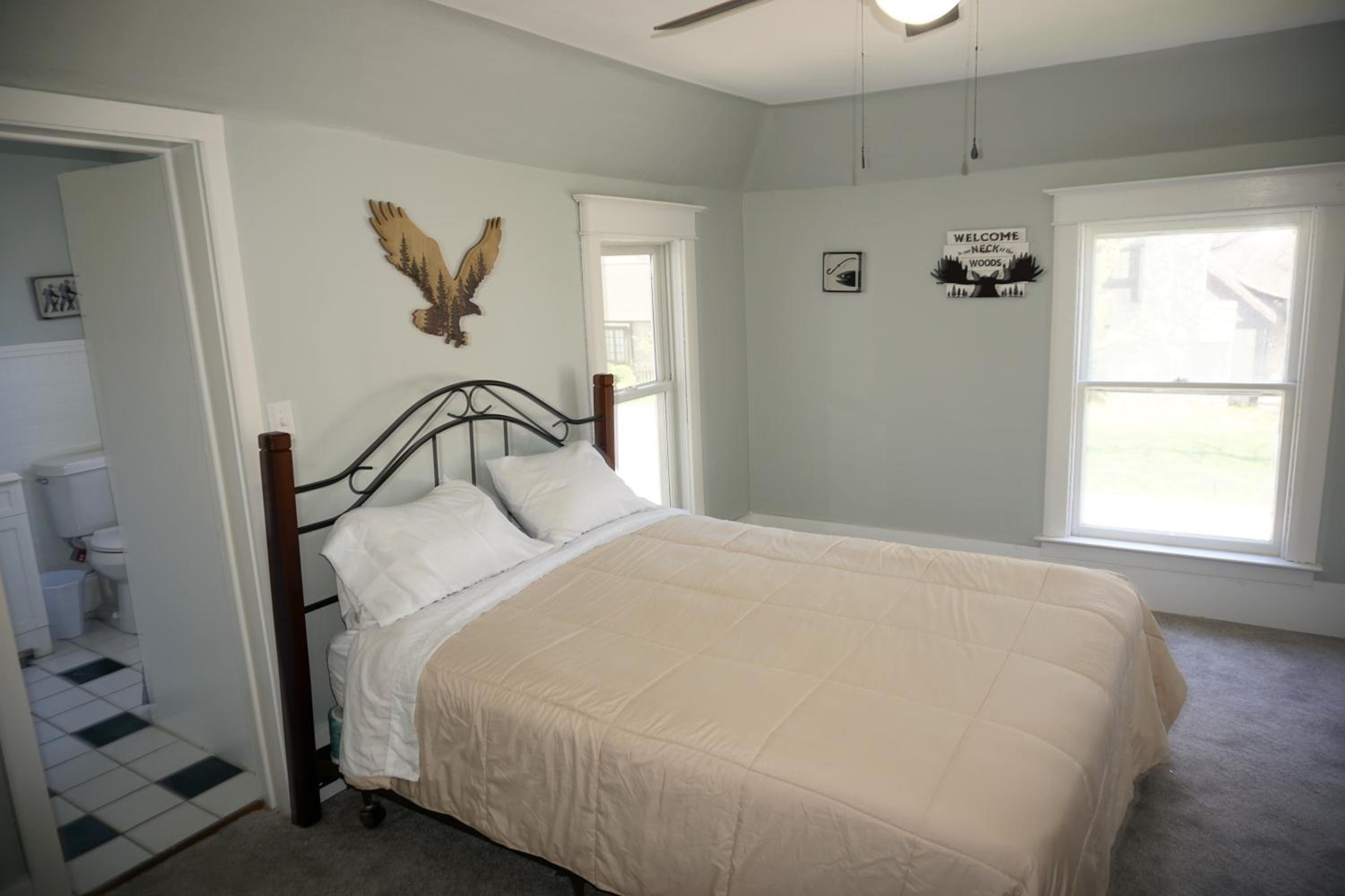 Standard Queen Room photo 2