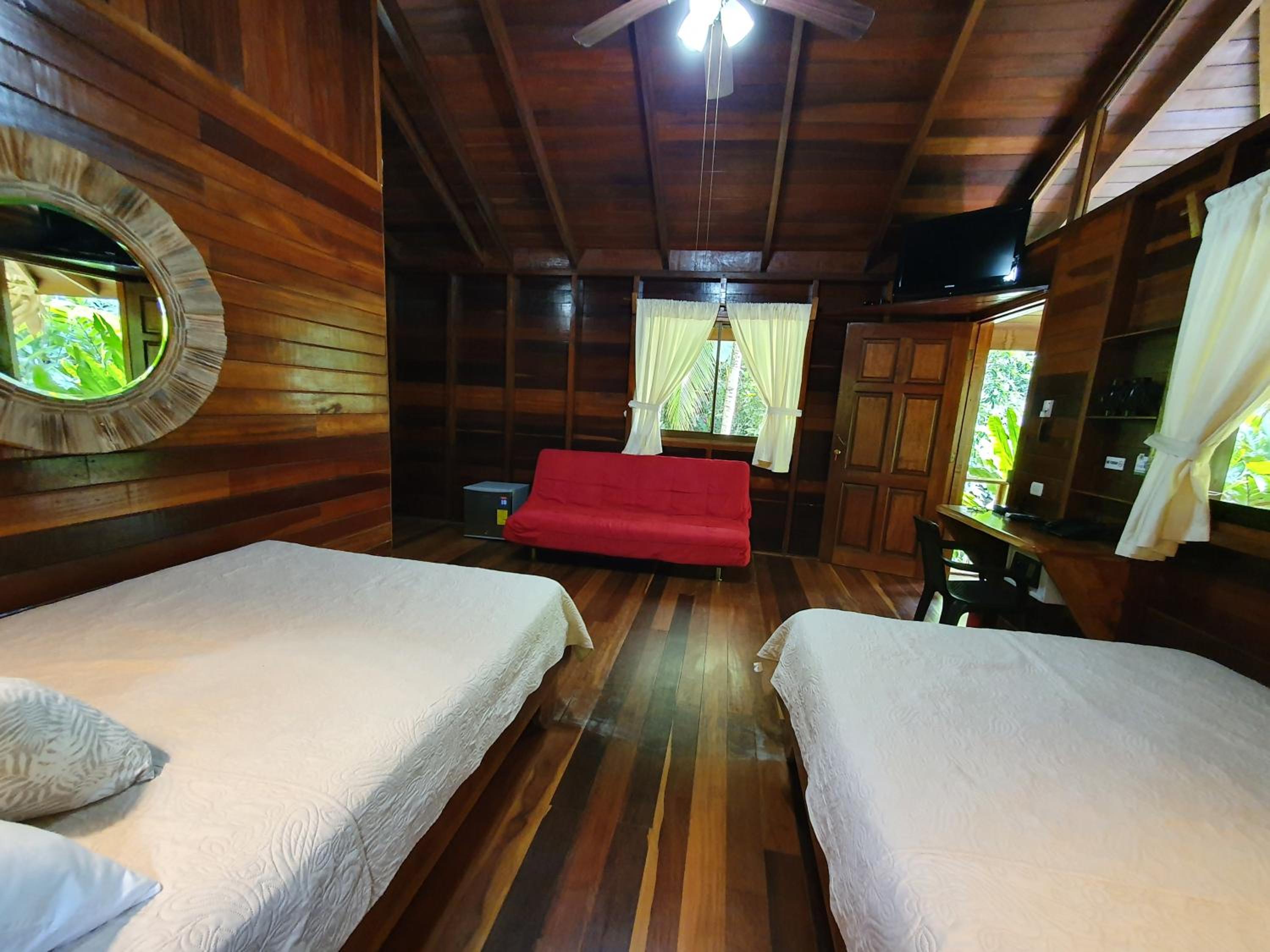 Queen Bungalow with Jungle View - Photo 7